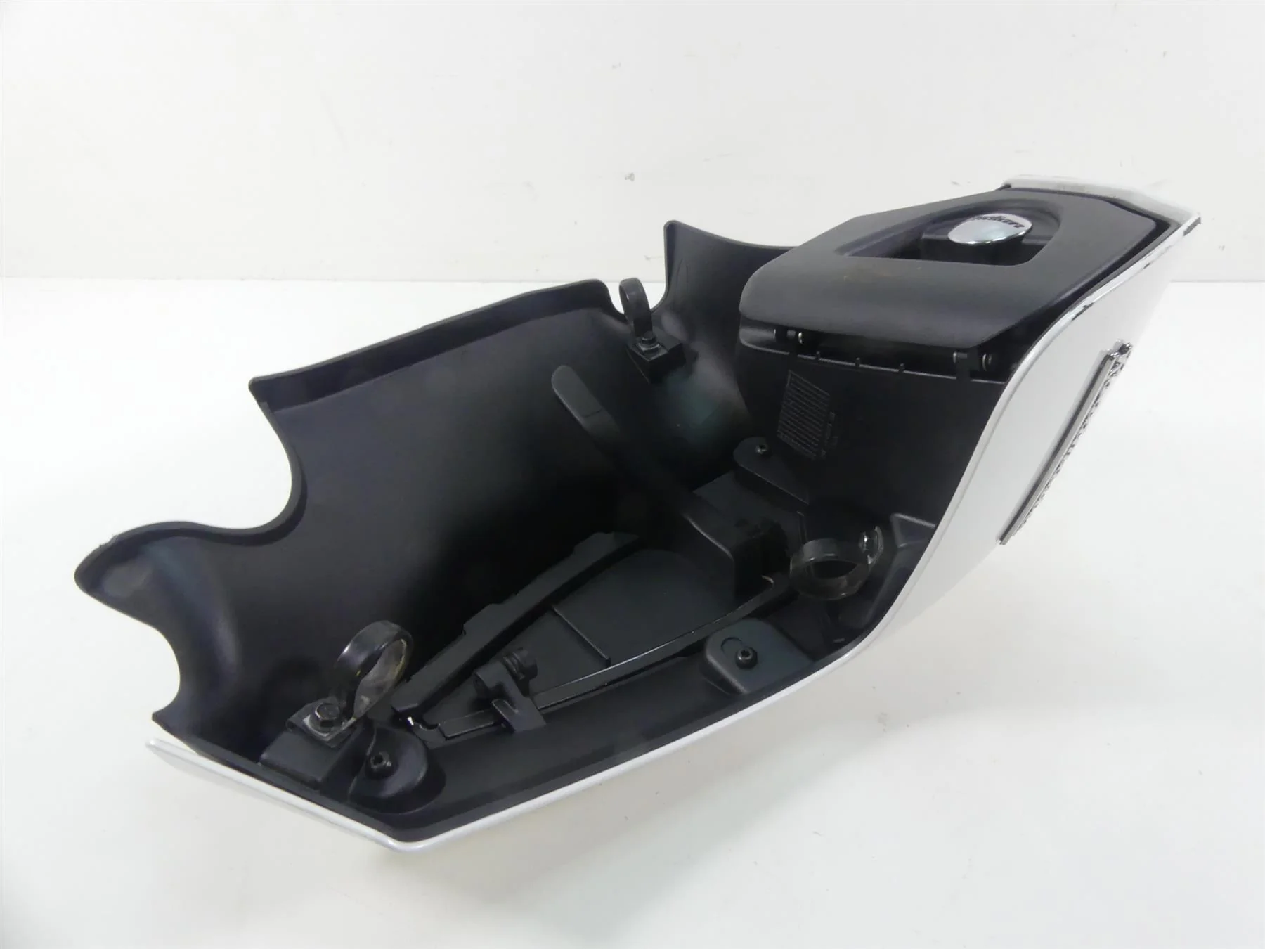 2020 Indian Roadmaster Front Right Leg Fairing Cover Cowl  5354621 5454623 - Image 6