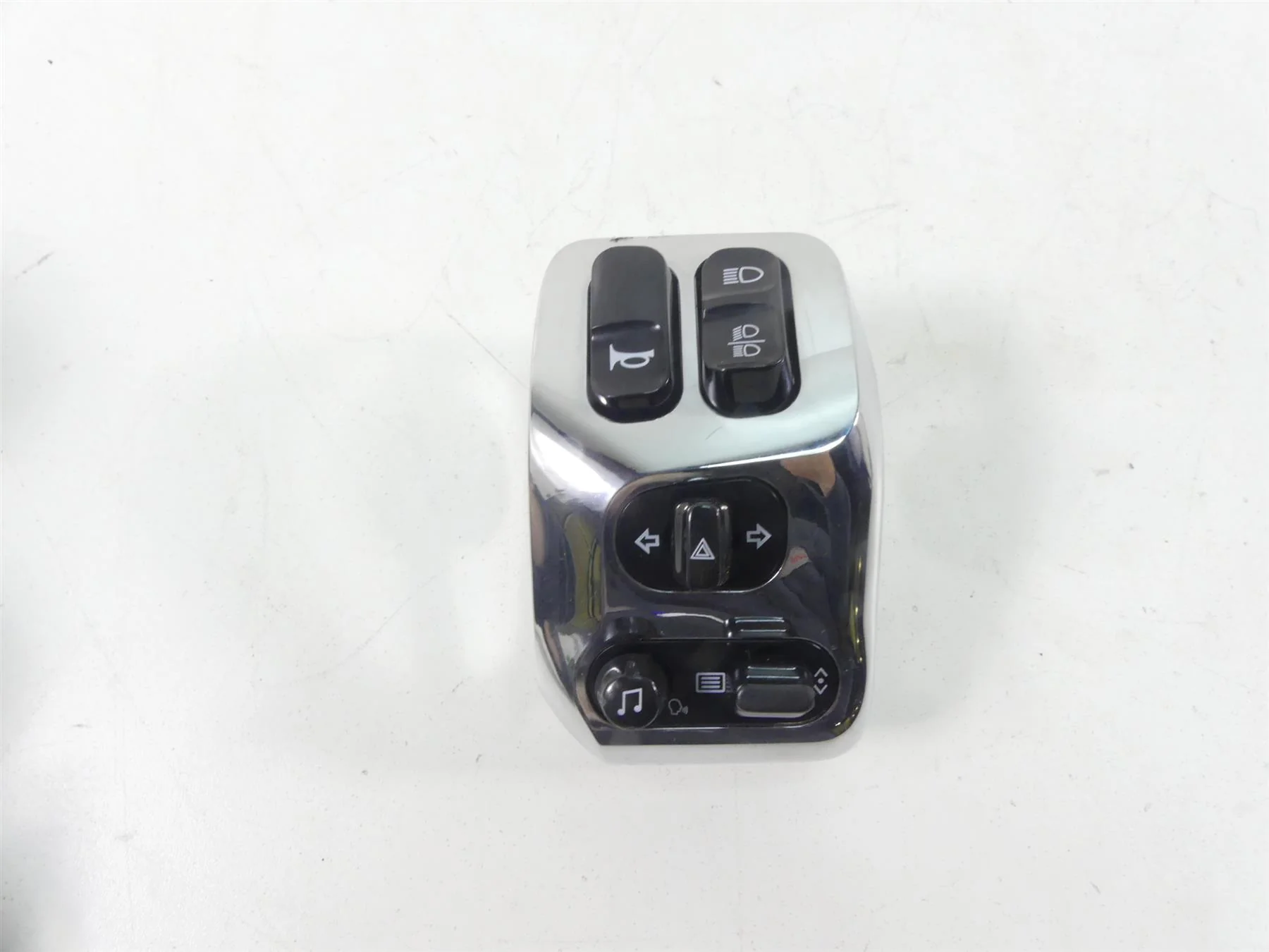 2020 Indian Roadmaster Left Hand Chrome Light Horn Control Switch 2415171