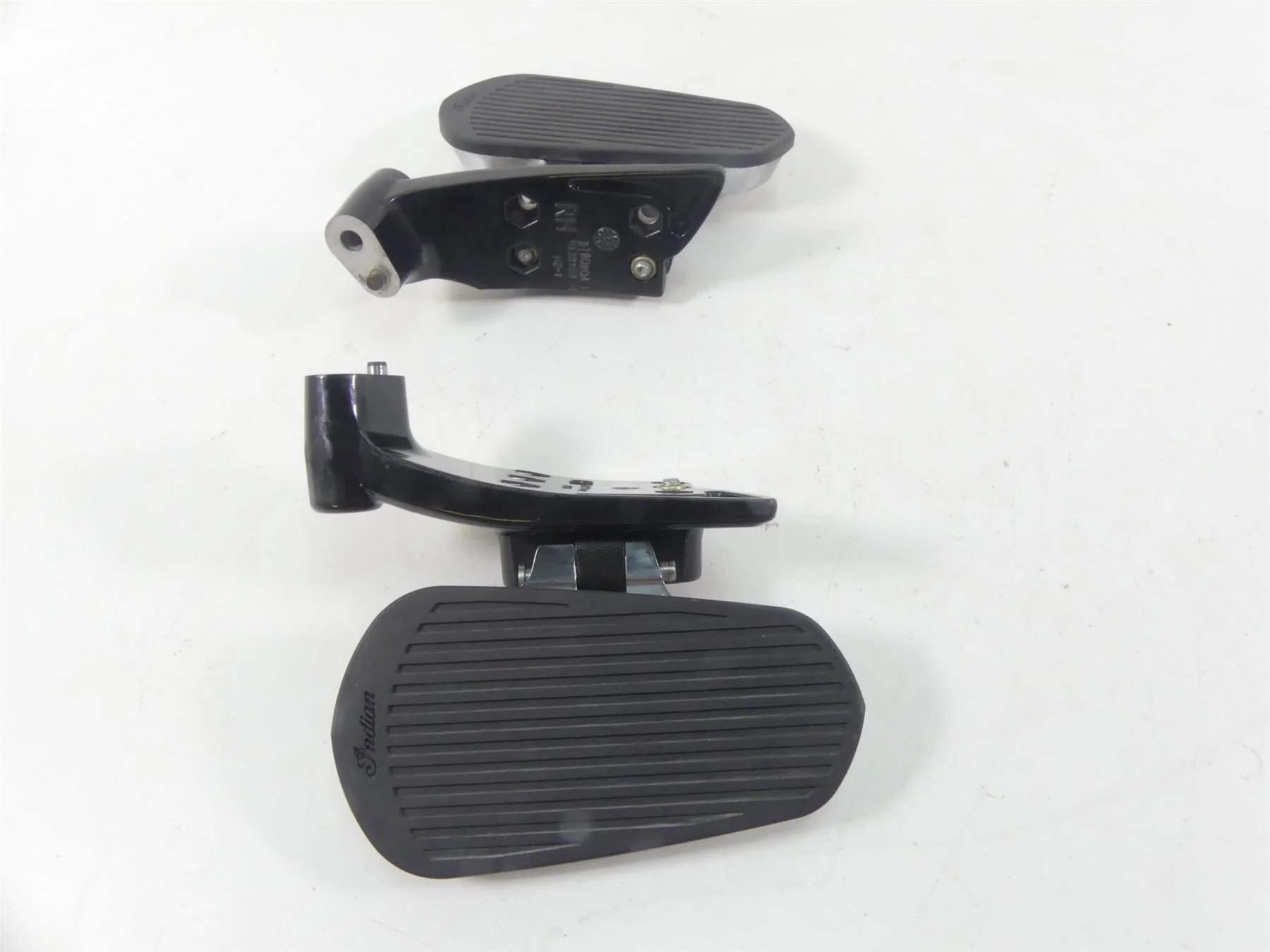 2020 Indian Roadmaster Nice Rear Passenger Floor Board Set 5139676 5139675 - Image 6