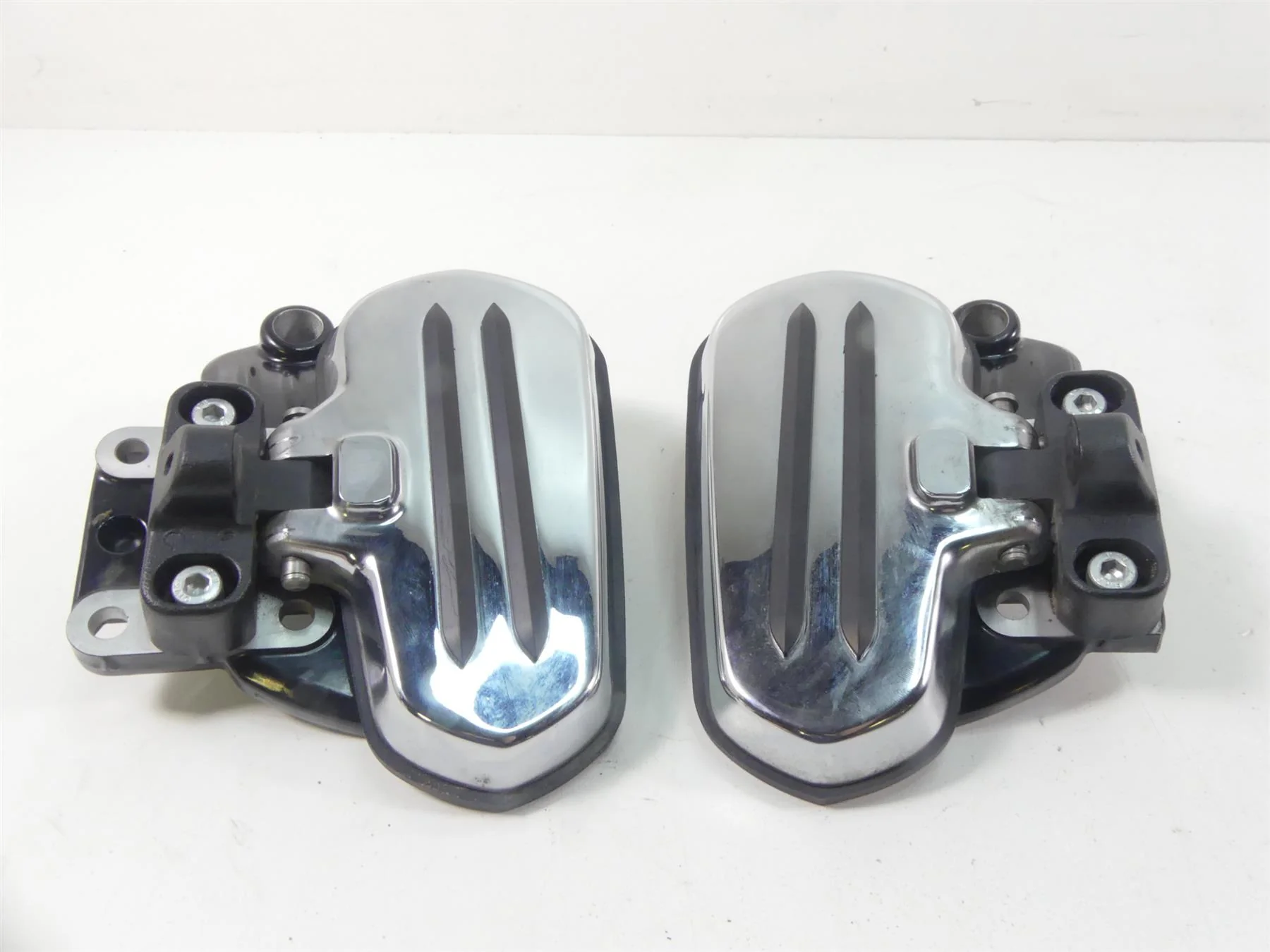 2020 Indian Roadmaster Nice Rear Passenger Floor Board Set 5139676 5139675 - Image 9