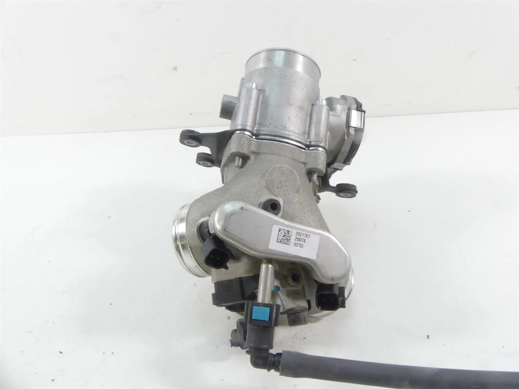 2020 Indian Roadmaster Throttle Body Fuel Injectors & Intake Manifold 1204685 - Image 4