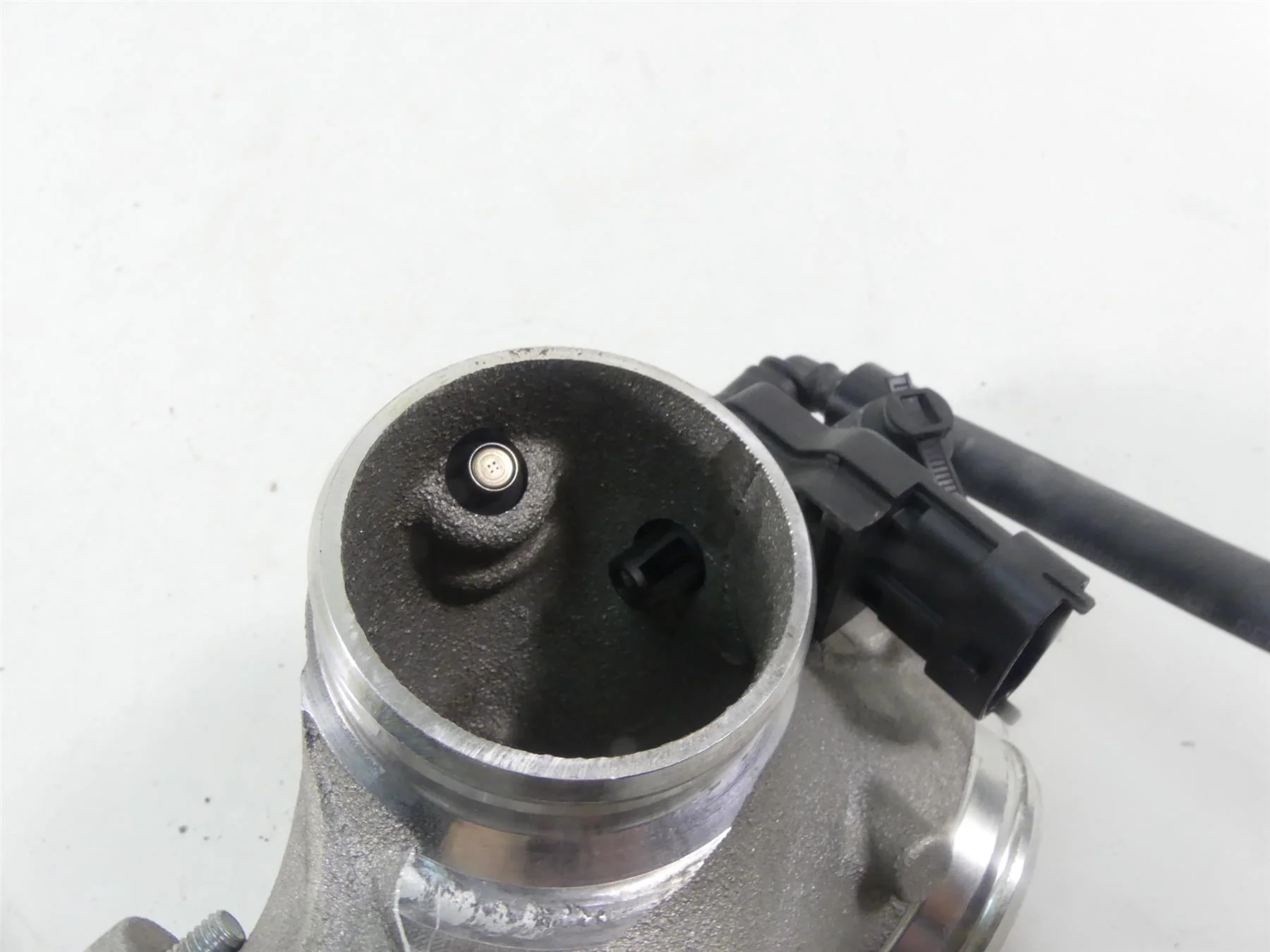 2020 Indian Roadmaster Throttle Body Fuel Injectors & Intake Manifold 1204685 - Image 6