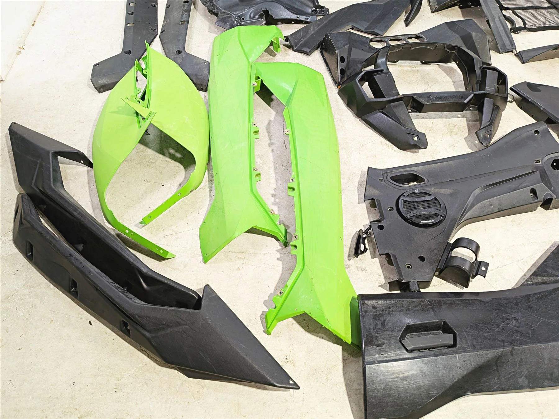 2020 Kawasaki Teryx KRX KRF 1000 Fender Roof Top Hood Grille Plastics 35038-0015 - Image 3