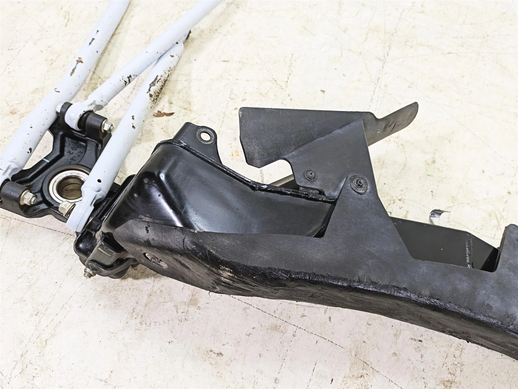 2020 Kawasaki Teryx KRX KRF 1000 Rear Left Trailing Arm 39007-0428 39186-0325 - Image 11