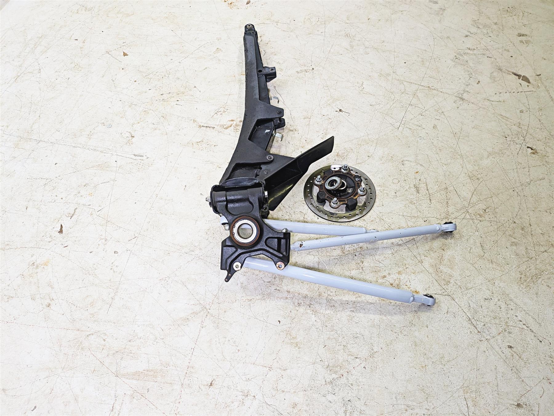 2020 Kawasaki Teryx KRX KRF 1000 Rear Left Trailing Arm 39007-0428 39186-0325 - Image 3