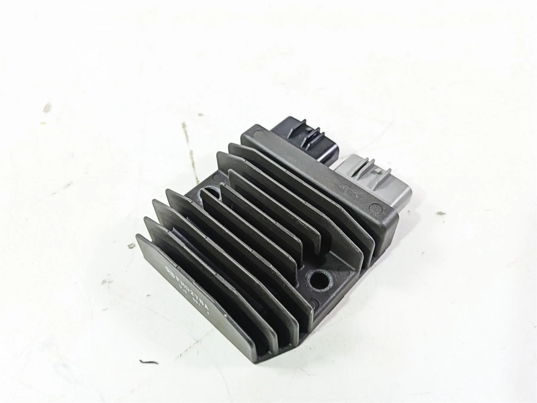 2020 Kawasaki Teryx KRX KRF 1000 Rectifier Voltage Regulator 21066-0771 FH027BA - Image 10
