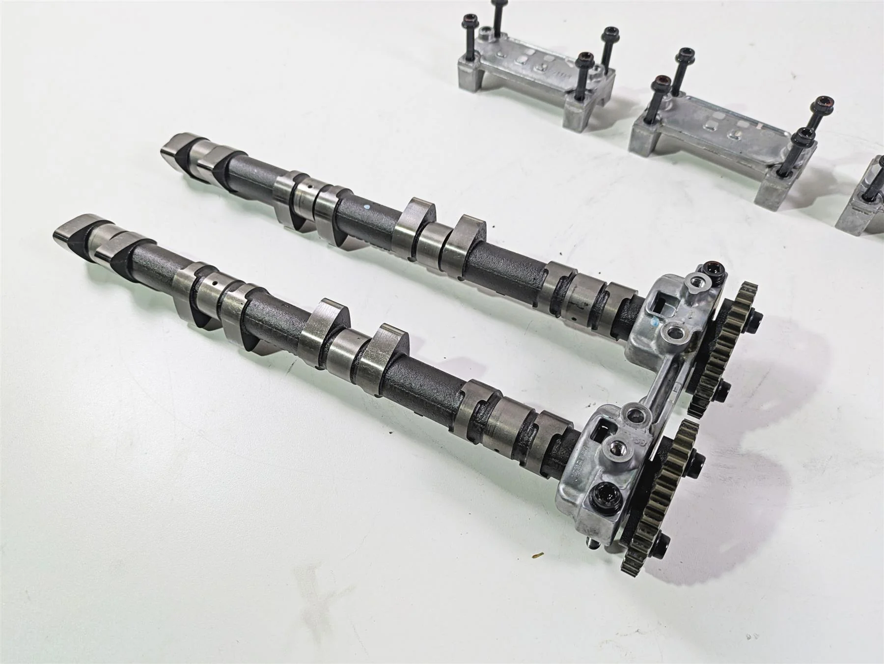 2020 Kawasaki Z900 ZR900 Camshaft Cam Shaft Set 49118-0942 49118-0979 - Image 10