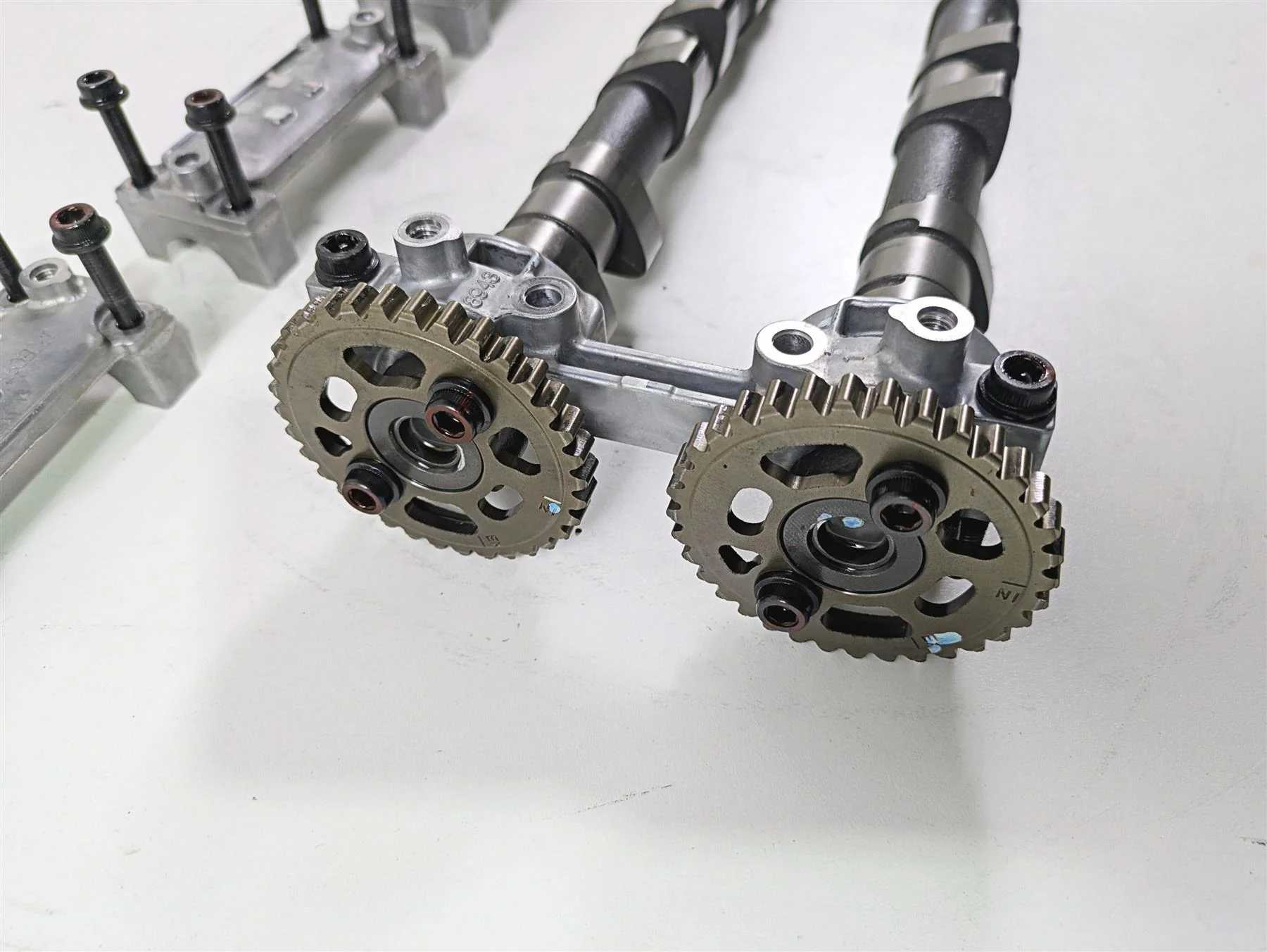 2020 Kawasaki Z900 ZR900 Camshaft Cam Shaft Set 49118-0942 49118-0979 - Image 2