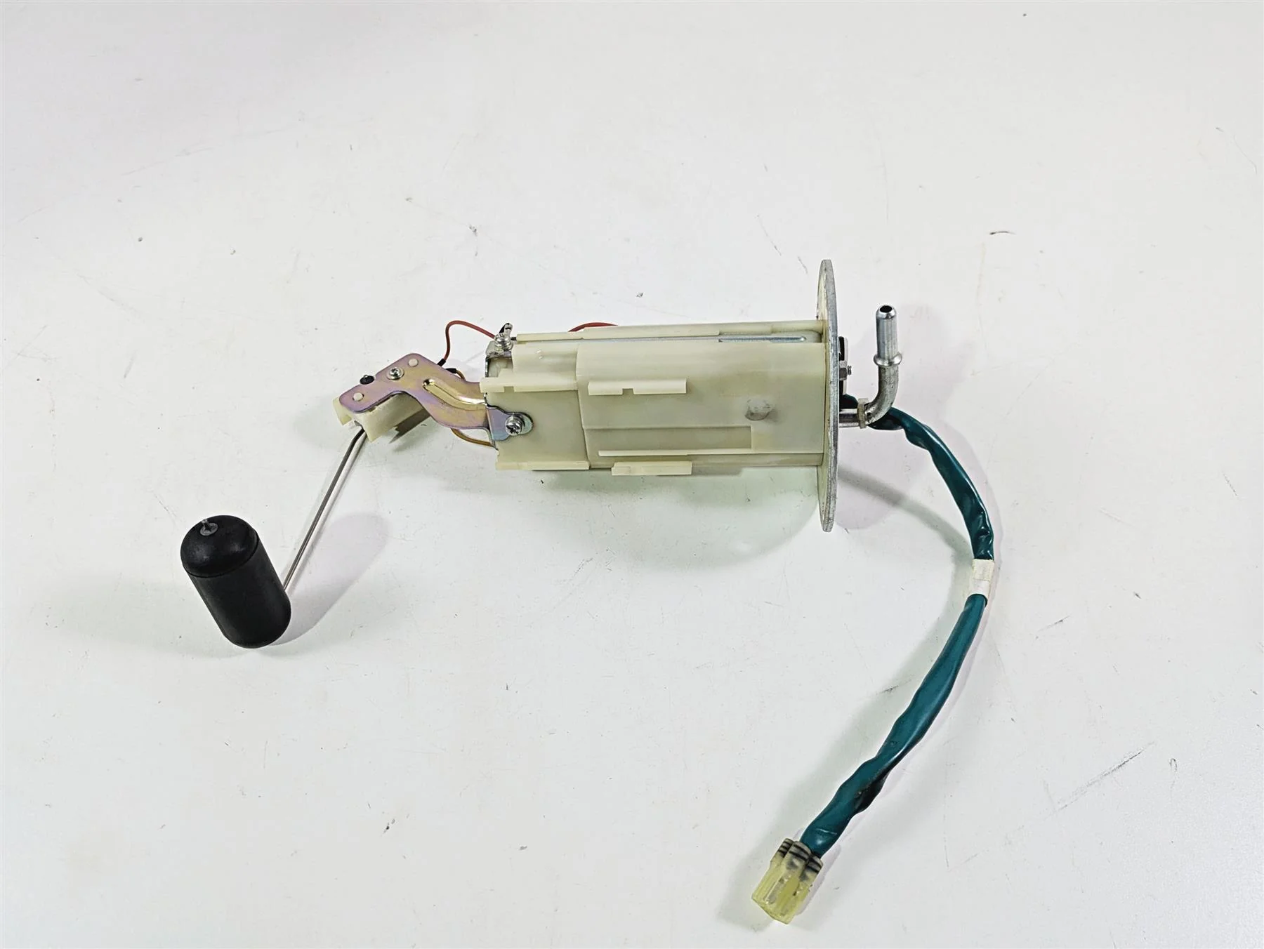 2020 Kawasaki Z900 ZR900 Fuel Gas Petrol Pump 49040-0756 - Image 3