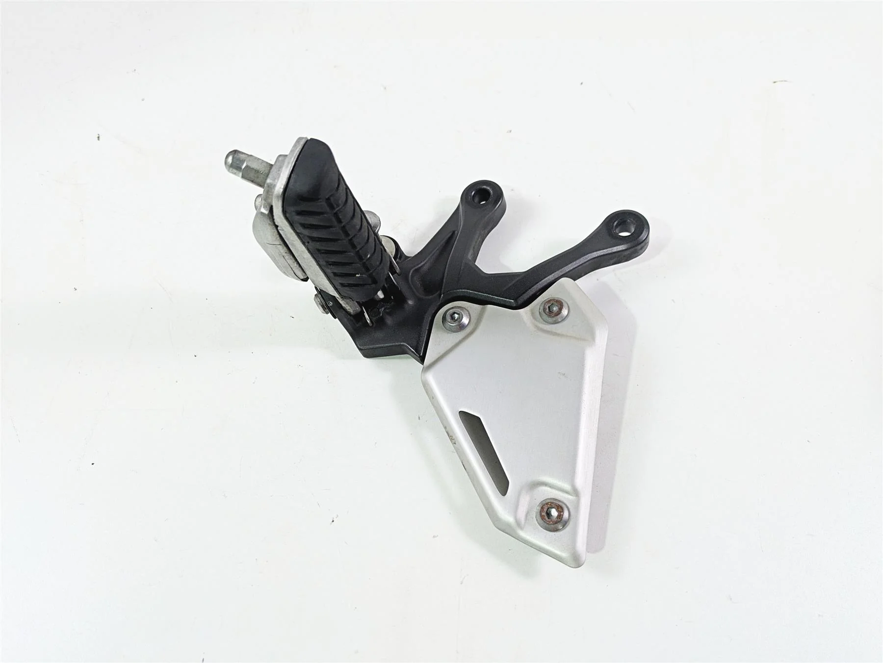 2020 Kawasaki Z900 ZR900 Left Front Foot Peg & Mount 35063-1399-18R - Image 2