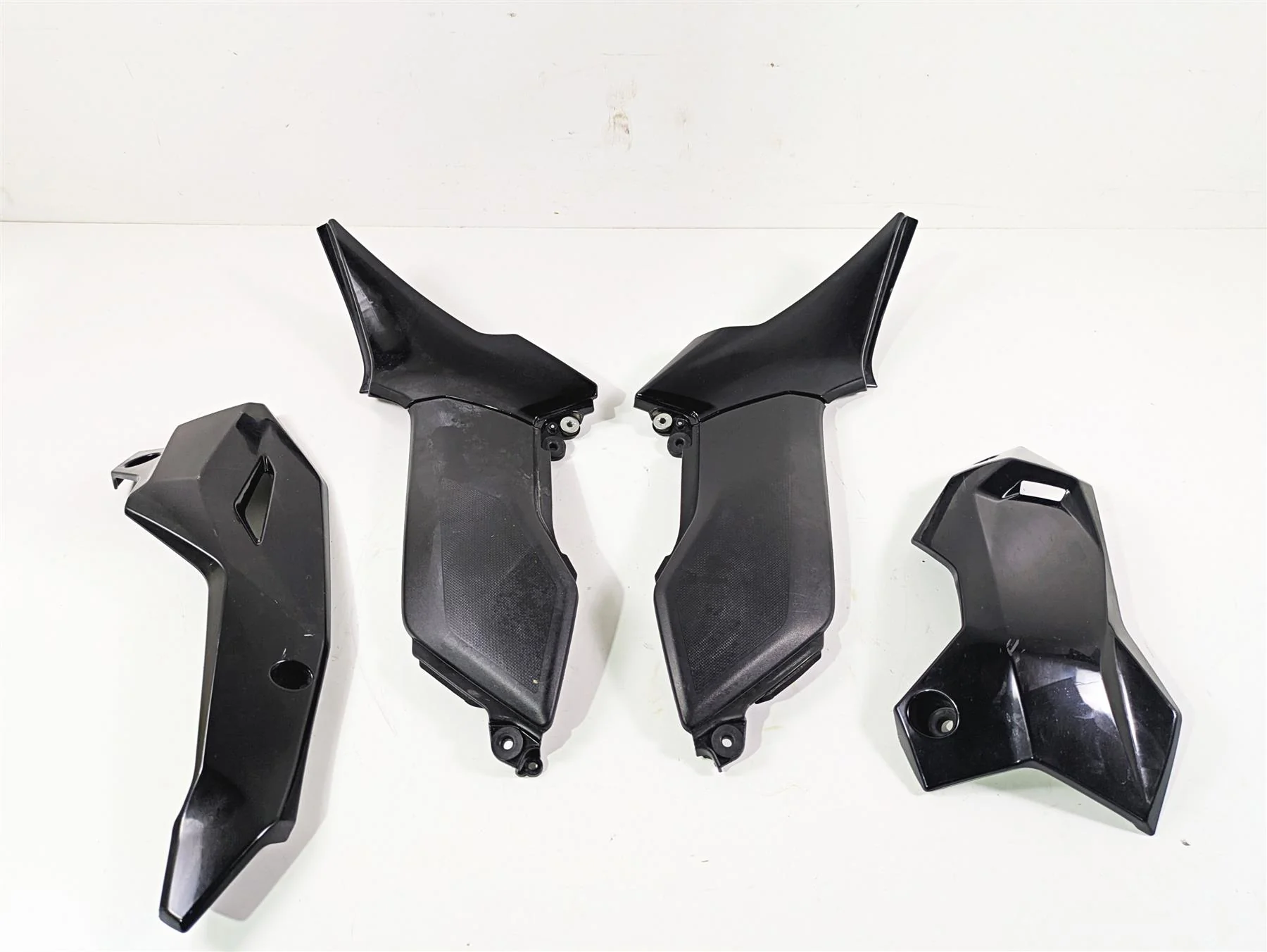 2020 Kawasaki Z900 ZR900 Oem & Xxun Moto Plastic Infill Set 7058 14093-0667