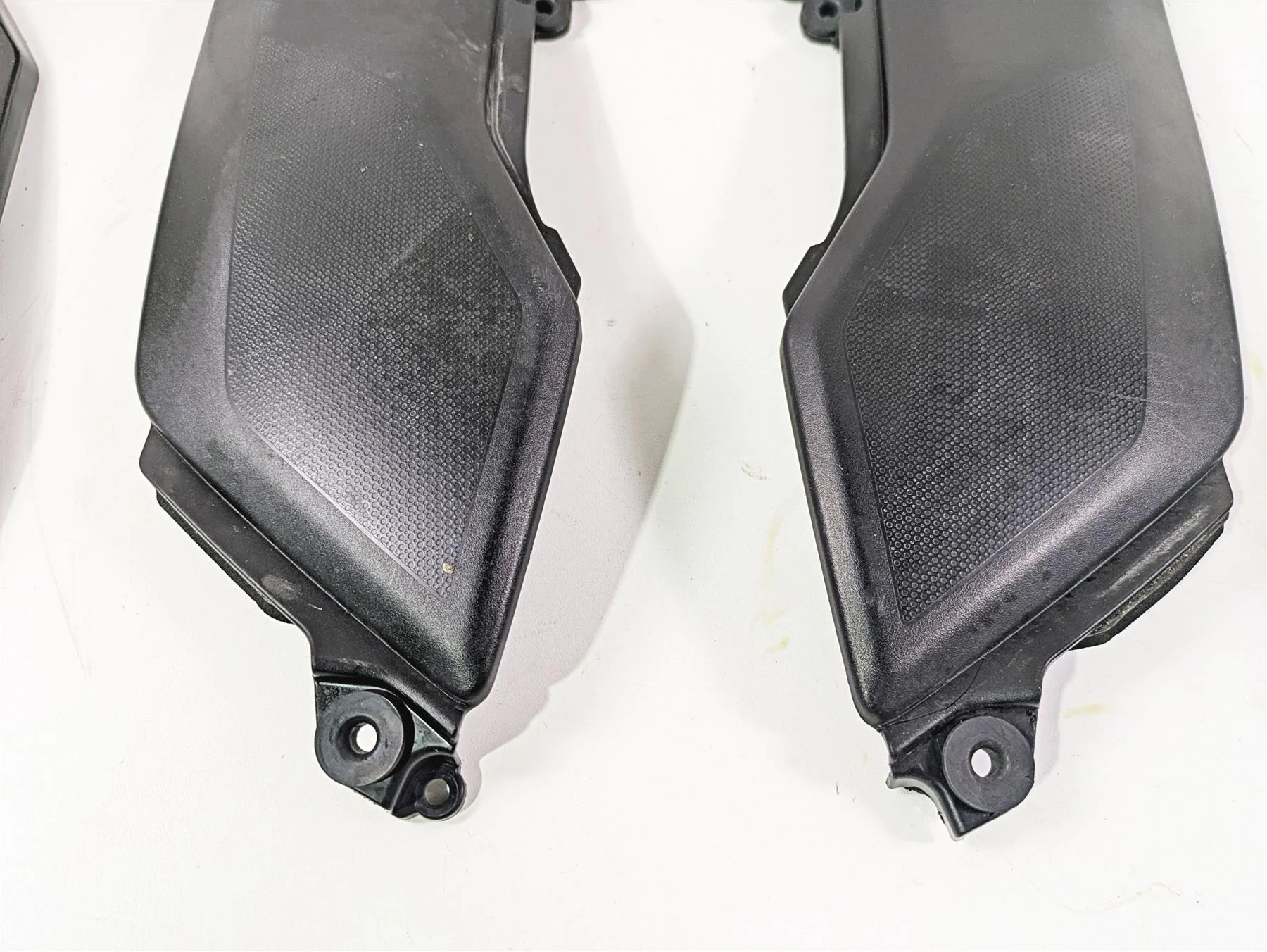 2020 Kawasaki Z900 ZR900 Oem & Xxun Moto Plastic Infill Set 7058 14093-0667 - Image 4