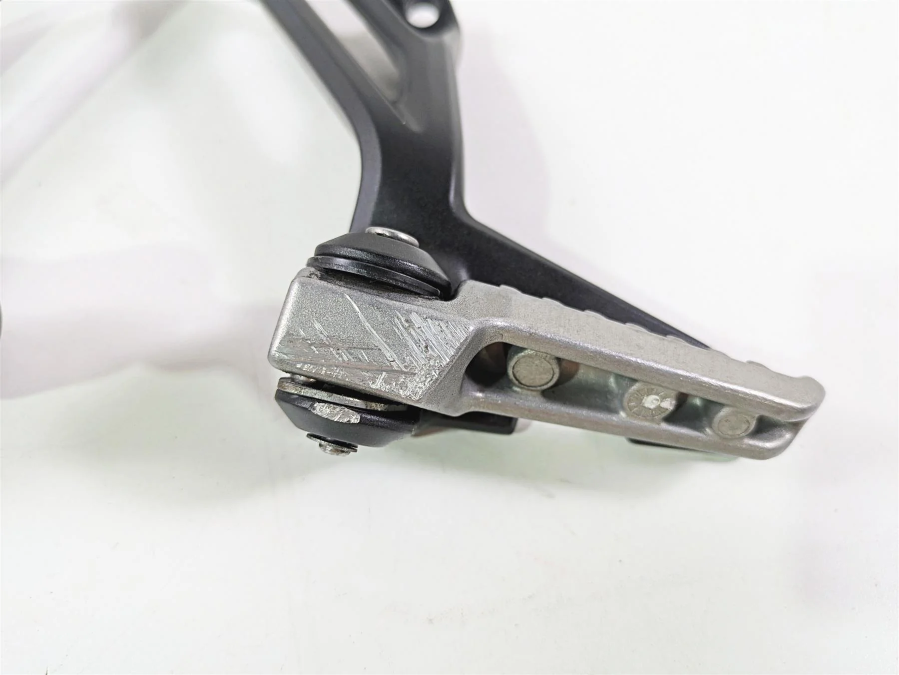 2020 Kawasaki Z900 ZR900 Rear Passenger Footpeg Rest Set 35063-1452-18R - Image 5
