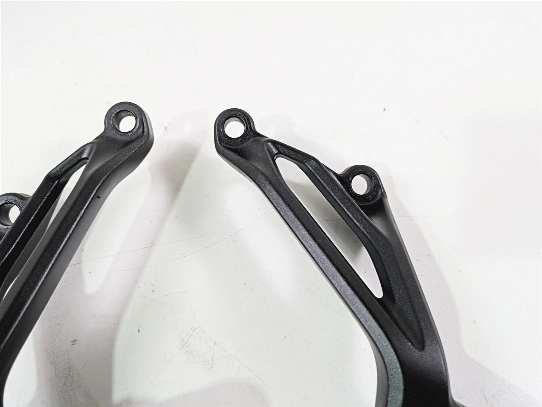 2020 Kawasaki Z900 ZR900 Rear Passenger Footpeg Rest Set 35063-1452-18R - Image 8