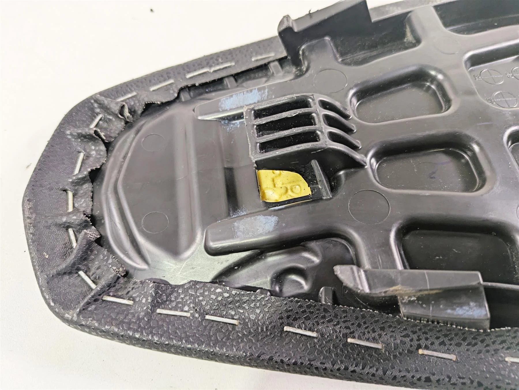 2020 Kawasaki Z900 ZR900 Rear Passenger Seat Saddle 53066-0582 - Image 10
