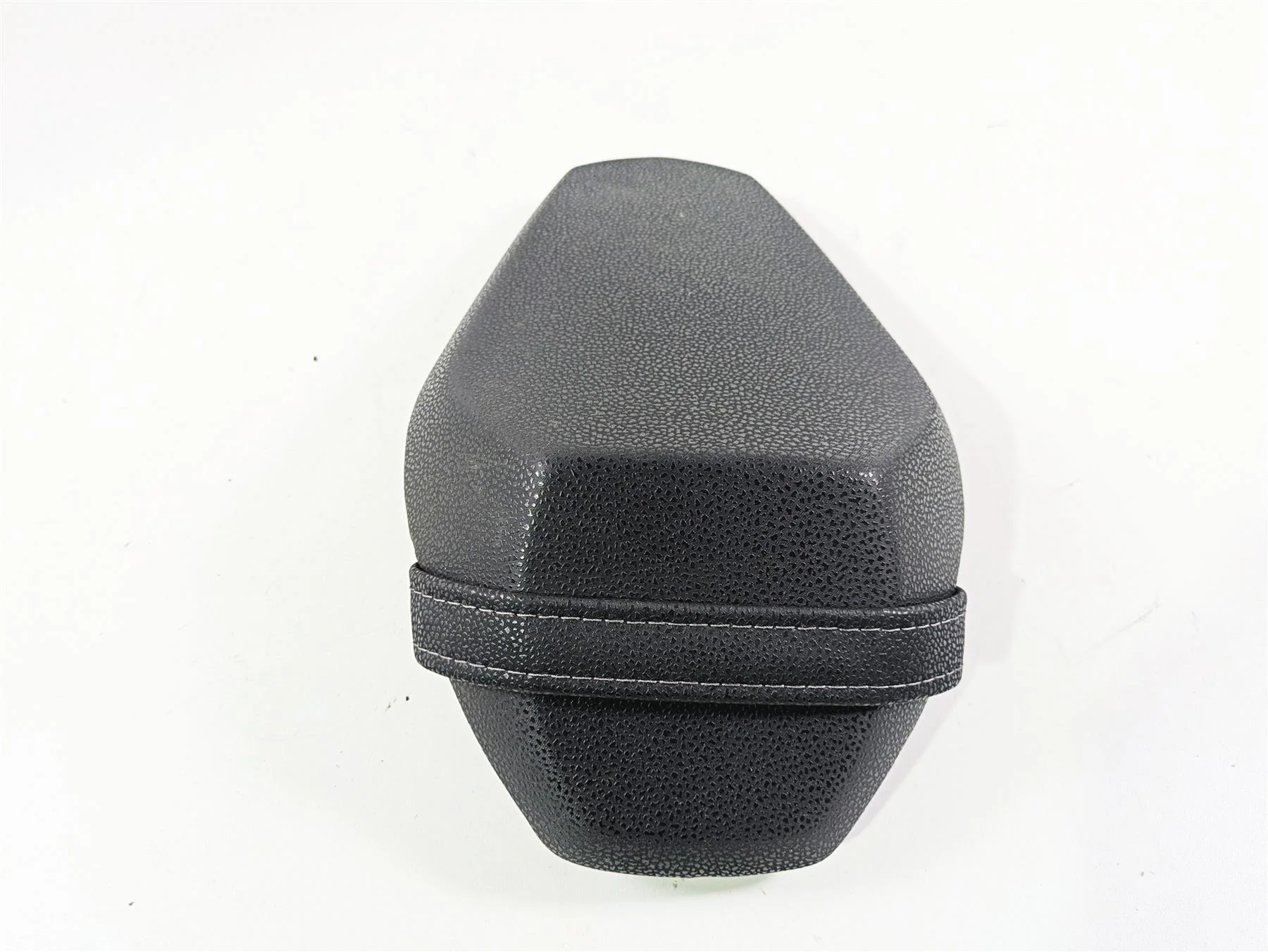 2020 Kawasaki Z900 ZR900 Rear Passenger Seat Saddle 53066-0582 - Image 2