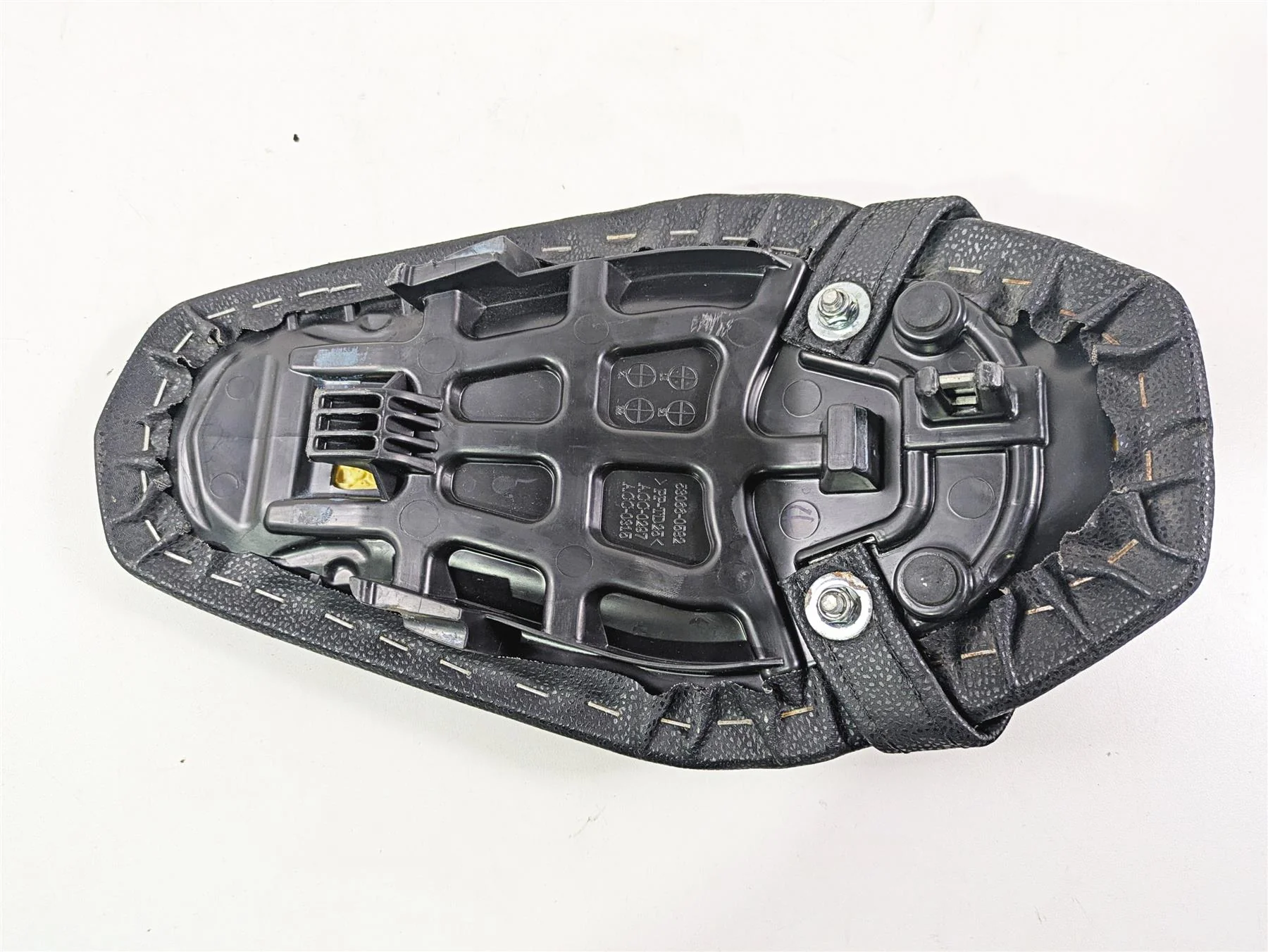 2020 Kawasaki Z900 ZR900 Rear Passenger Seat Saddle 53066-0582 - Image 8