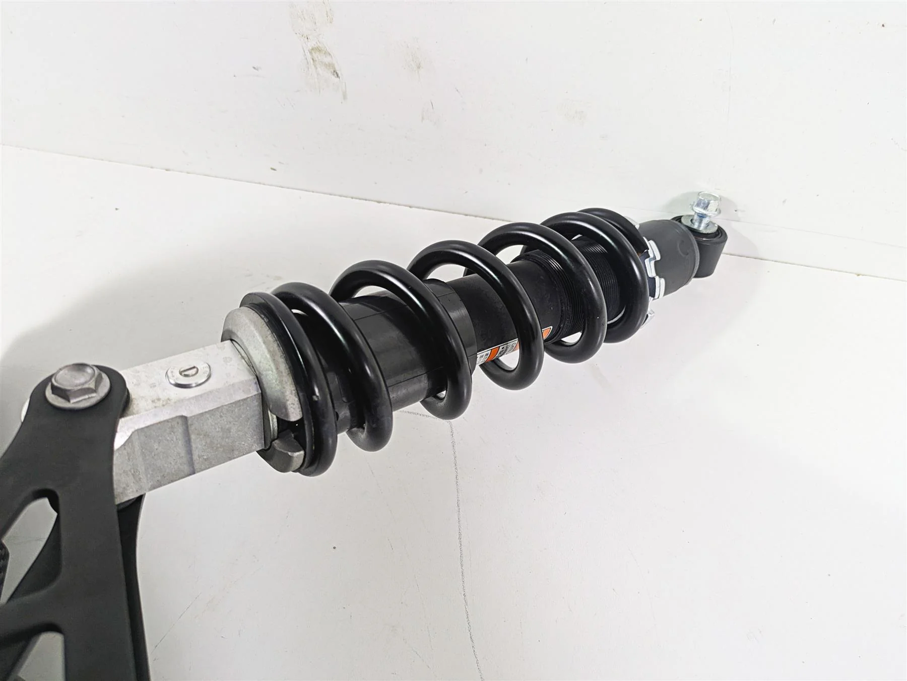 2020 Kawasaki Z900 ZR900 Swingarm Shock & Linkage Set 33001-0732-18R - Image 12