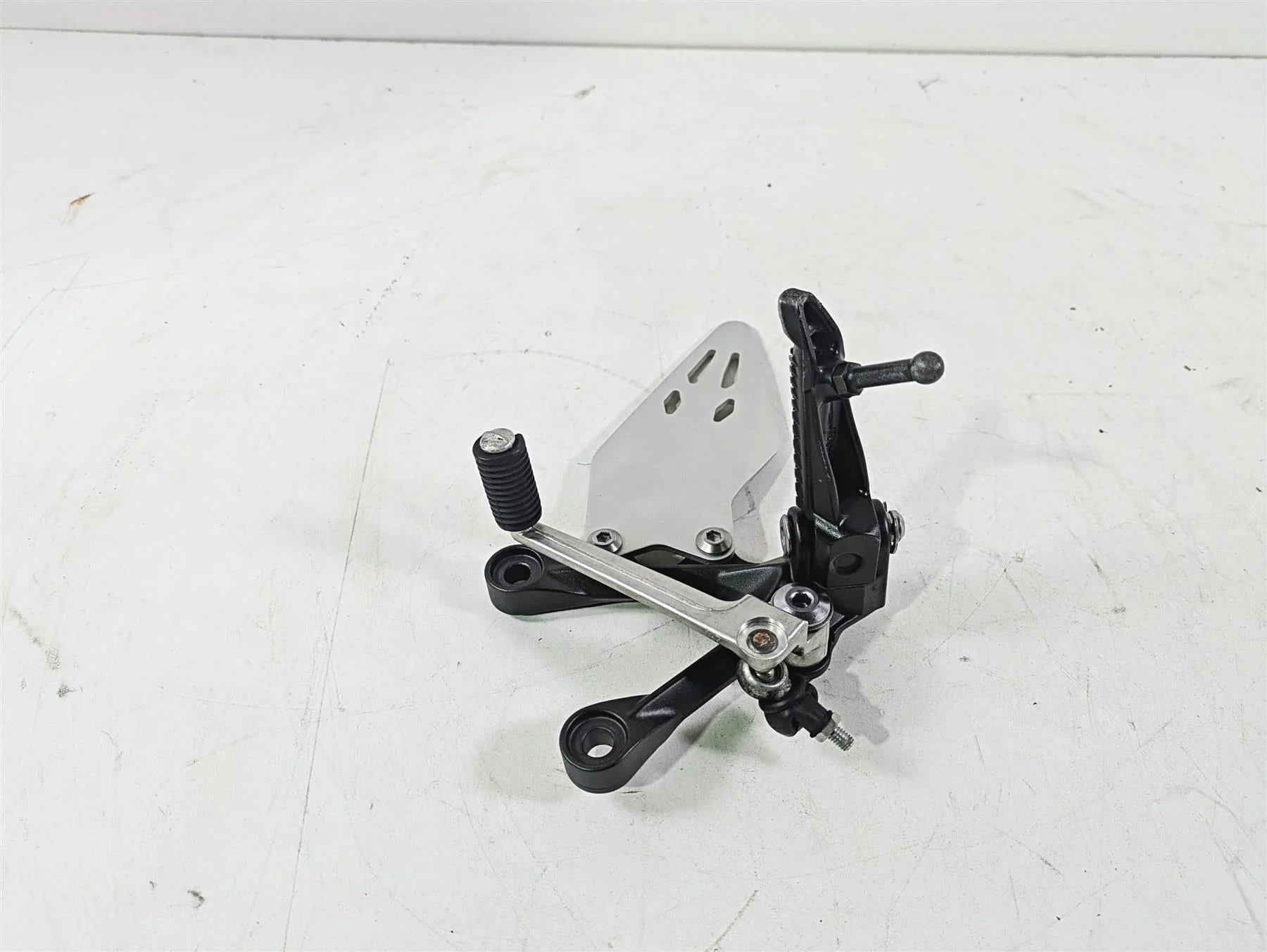 2020 Kawasaki ZX6R Ninja Left Footpeg Foot Peg Shifter Lever 35063-0160-18R - Image 4