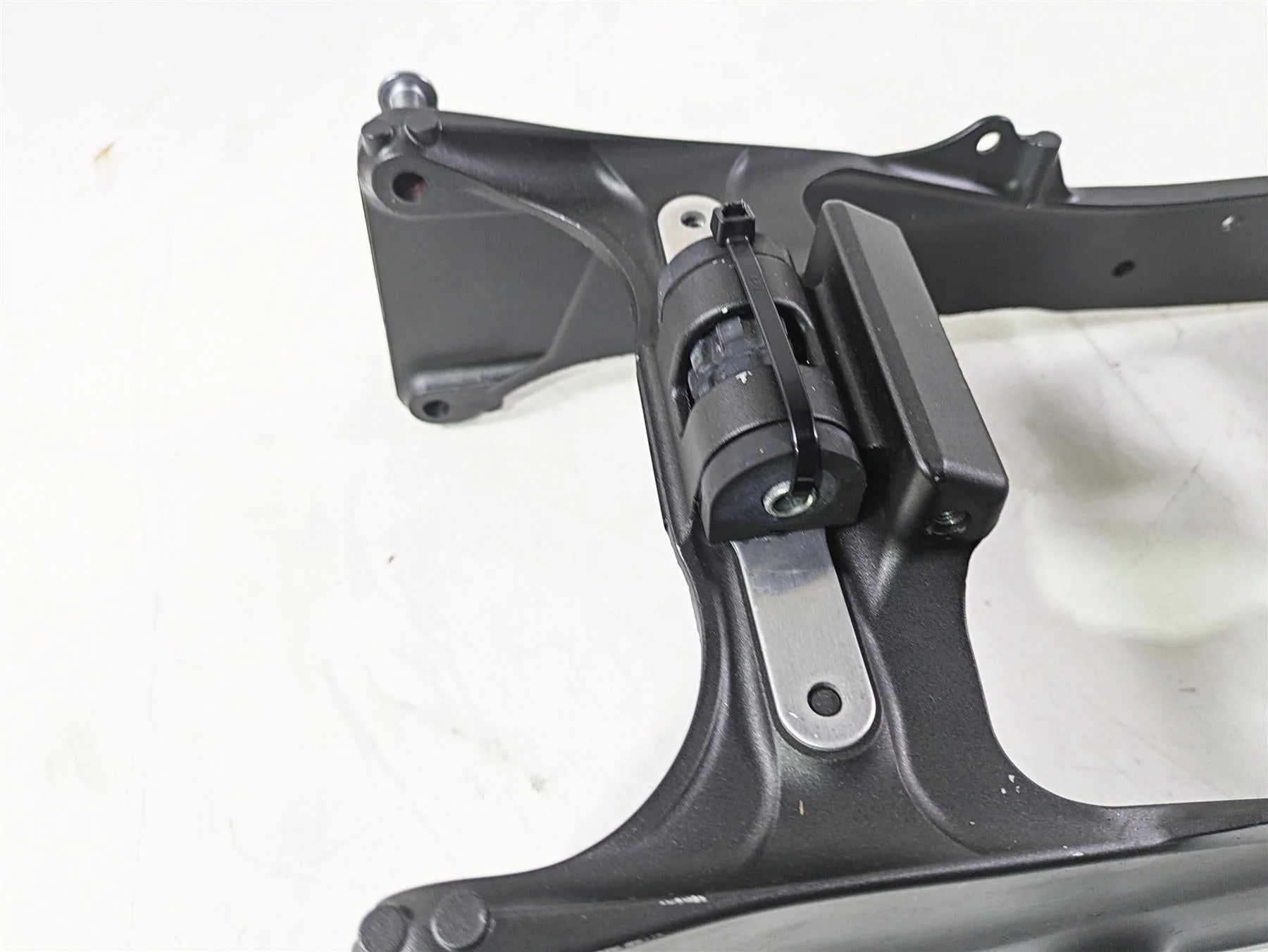 2020 Kawasaki ZX6R Ninja Straight Rear Sub Frame Subframe 32160-0399 - Image 9