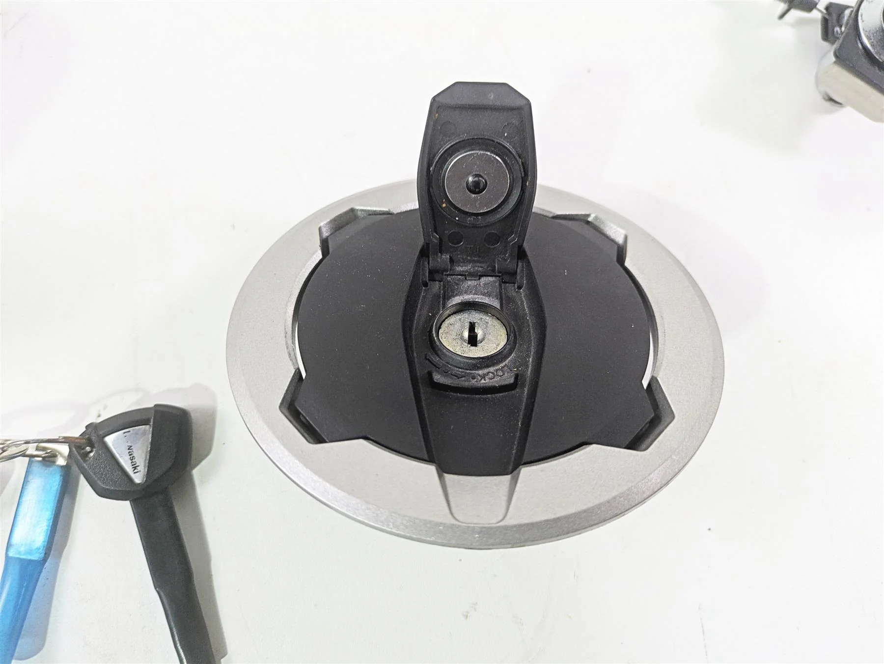 2020 Kawasaki ZX6R ZX636 Ninja Ignition Switch Key Lock Set 27048-5023 - Image 4
