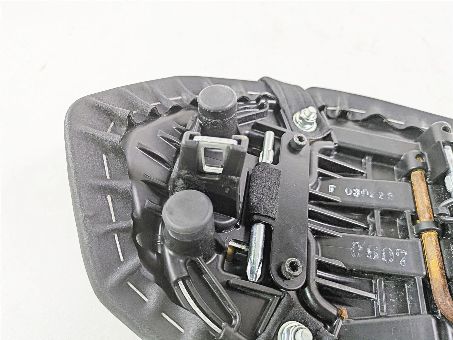 2020 Kawasaki ZX6R ZX636 Ninja Rear Passenger Seat Saddle 53066-0607-12Y - Image 9