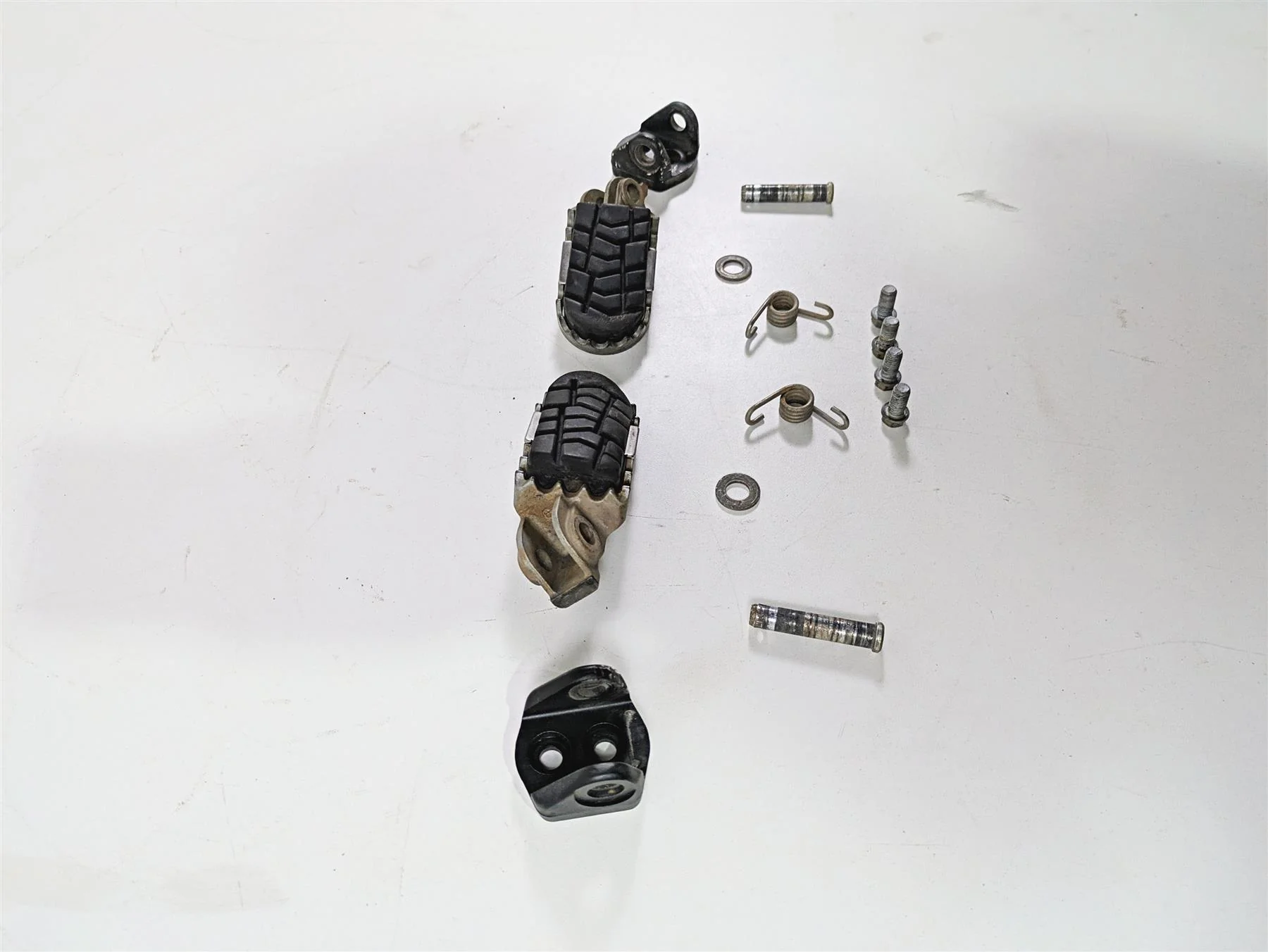 2020 KTM 1290 Super Adventure R Rider Footpeg Set & Clips & Bolts 60003040133 - Image 2