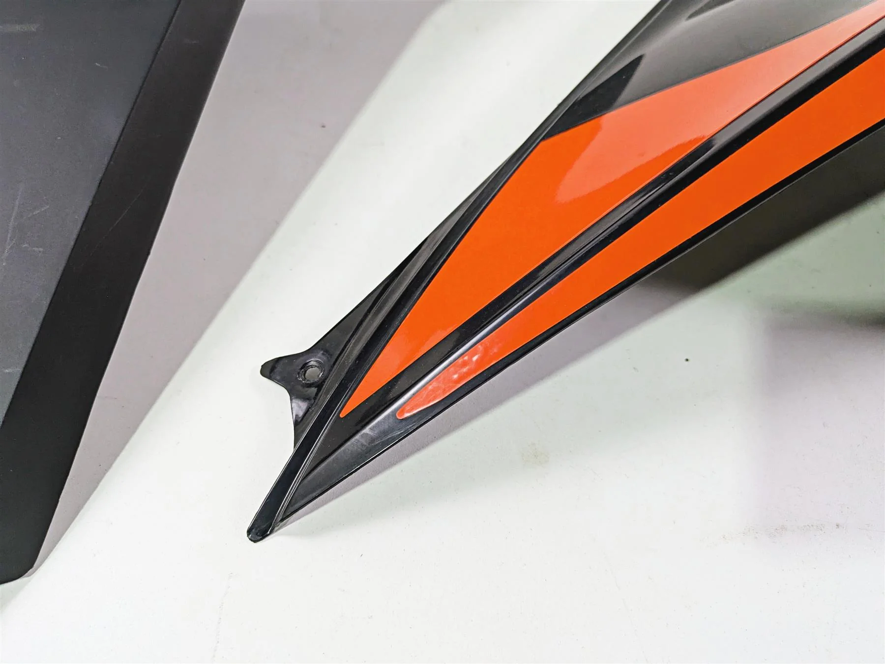2020 KTM 1290 Super Adventure R Right Tank Fairing Cover Set 60708051000 - Image 9