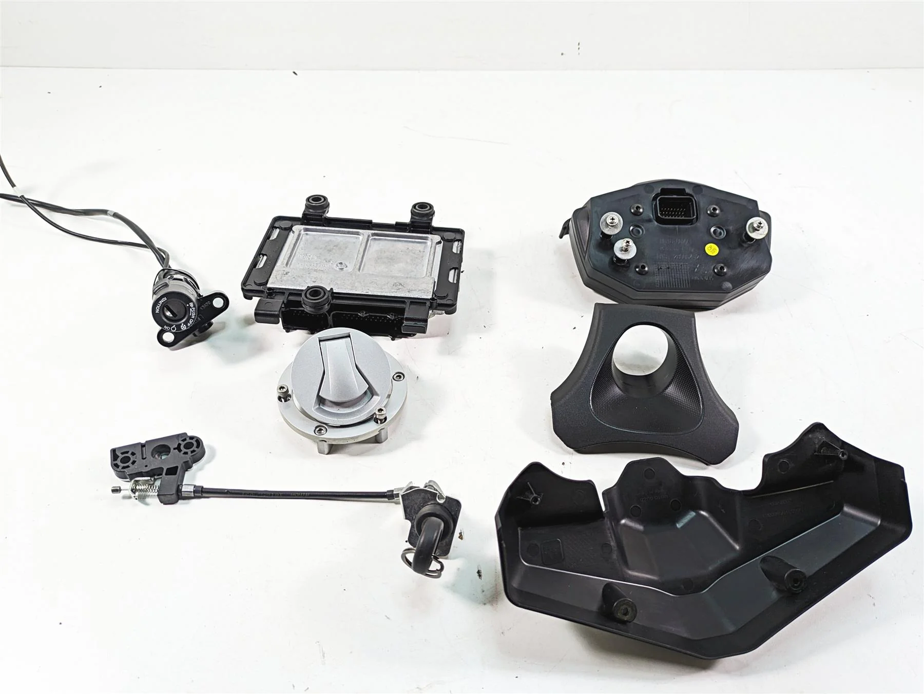 2020 Moto Guzzi V85 TT Adventure Ignition Switch Speedo Cdi Ecm Set 2B000446 - Image 11