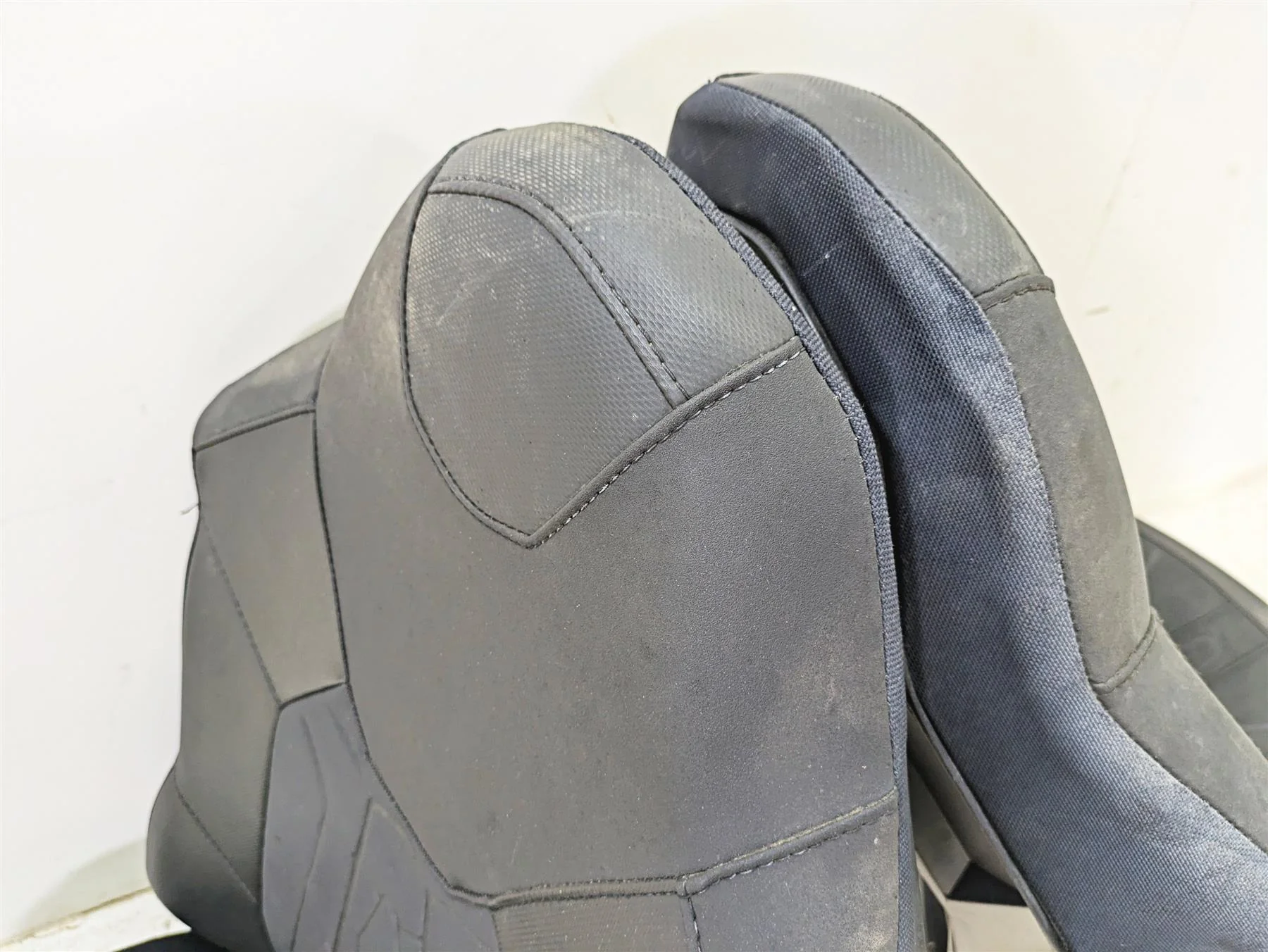 2020 Polaris General 1000 EPS Driver Passenger Seat Set - No Cuts 1022256 - Image 9