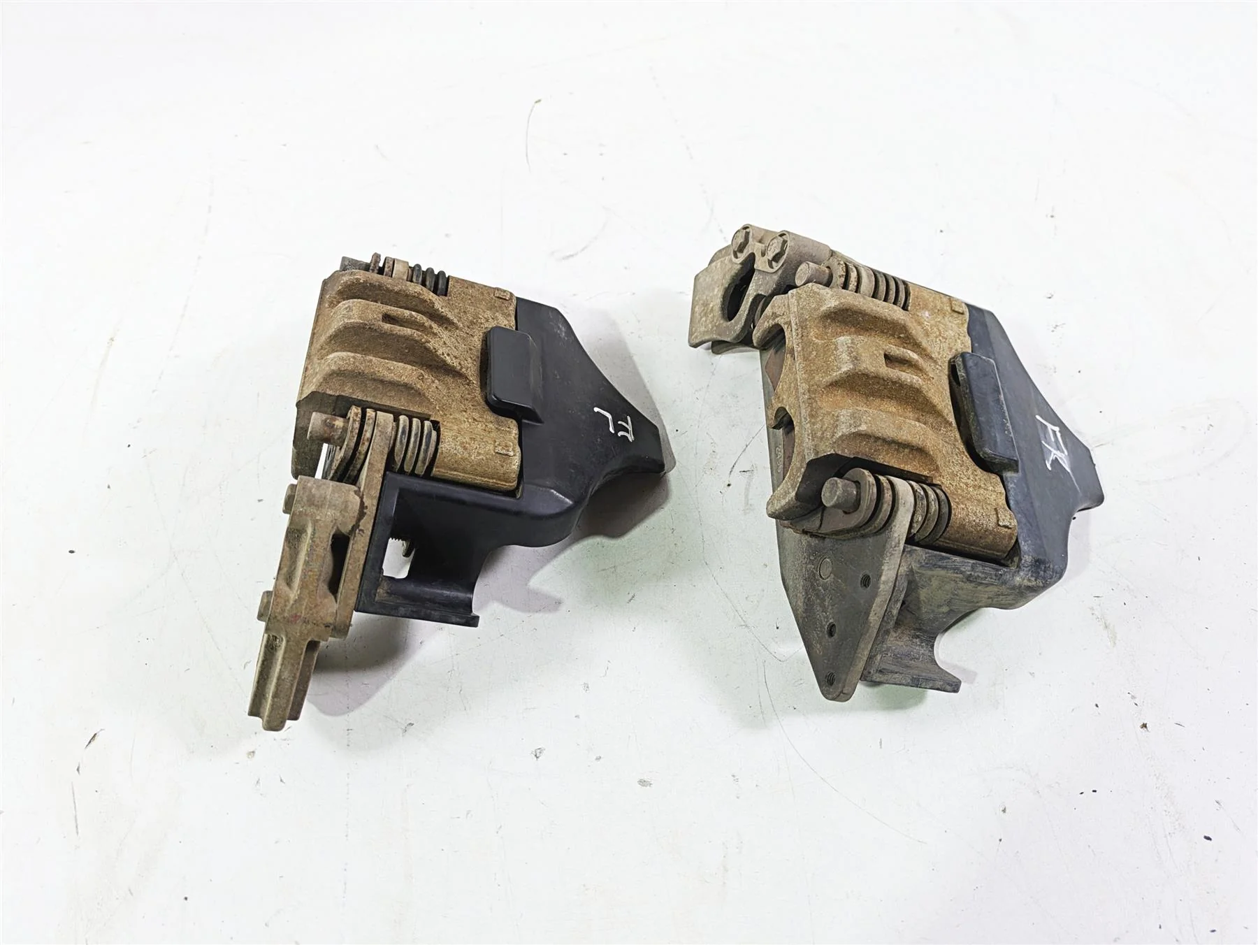2020 Polaris General 1000 EPS Front Brake Caliper Set 1913060 1913061 - Image 2