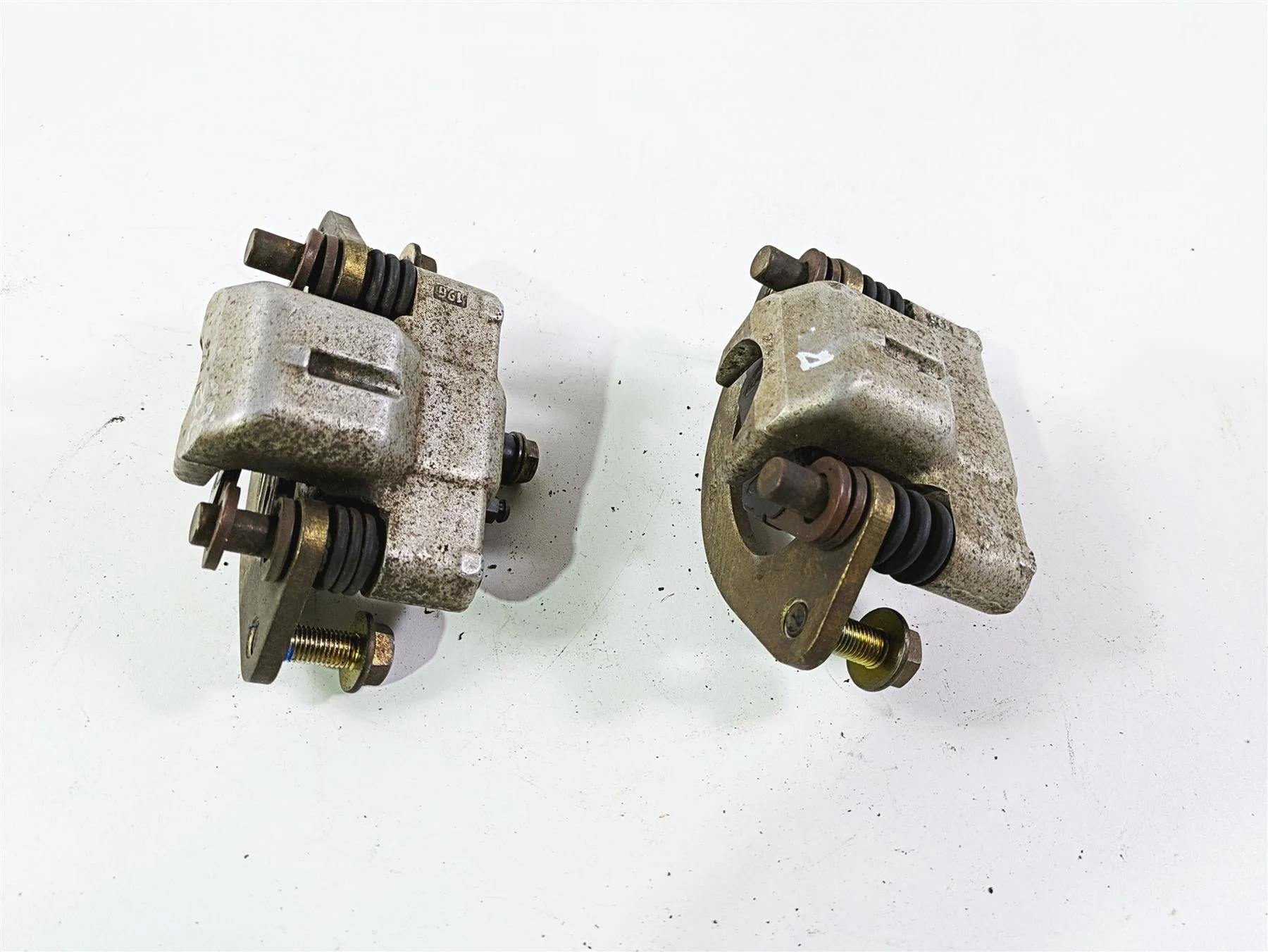 2020 Polaris Sportsman 1000 XP Rear Brake Caliper Set 1911301 1911302 - Image 2