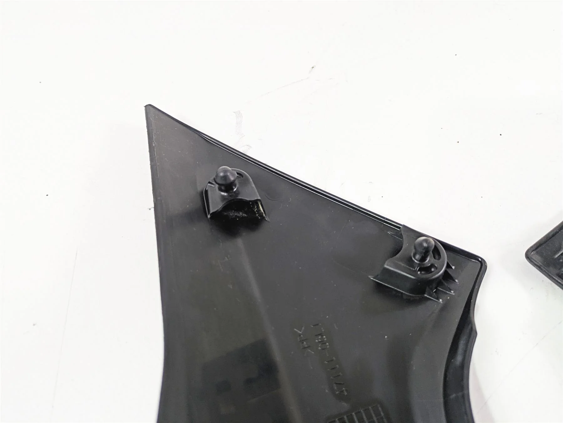 2020 Suzuki V-Strom 1050 XT Between Leg Side Cover Fairing Set 47111-06L00 - Image 11