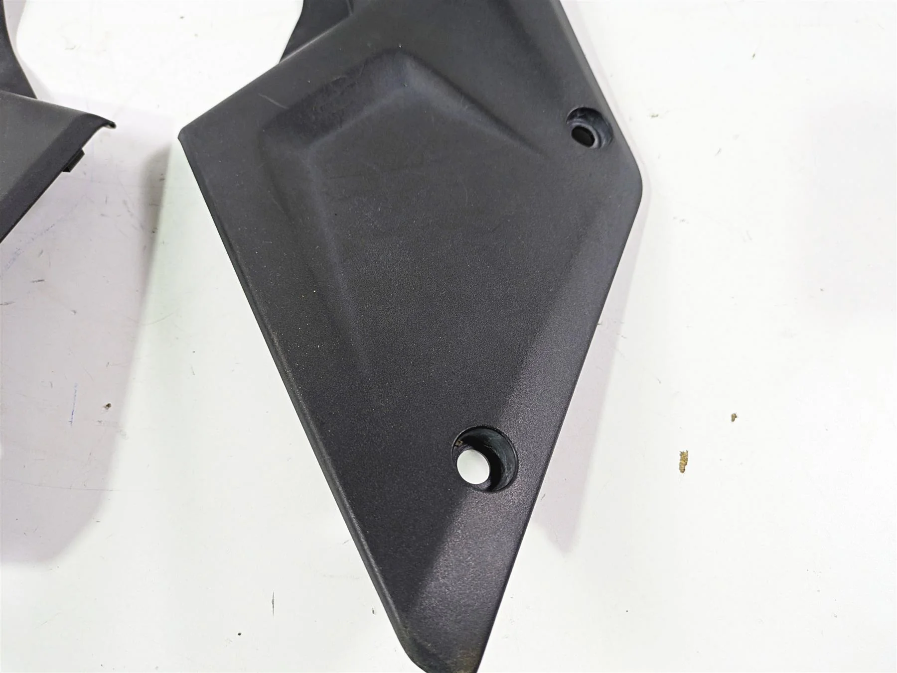 2020 Suzuki V-Strom 1050 XT Between Leg Side Cover Fairing Set 47111-06L00 - Image 5