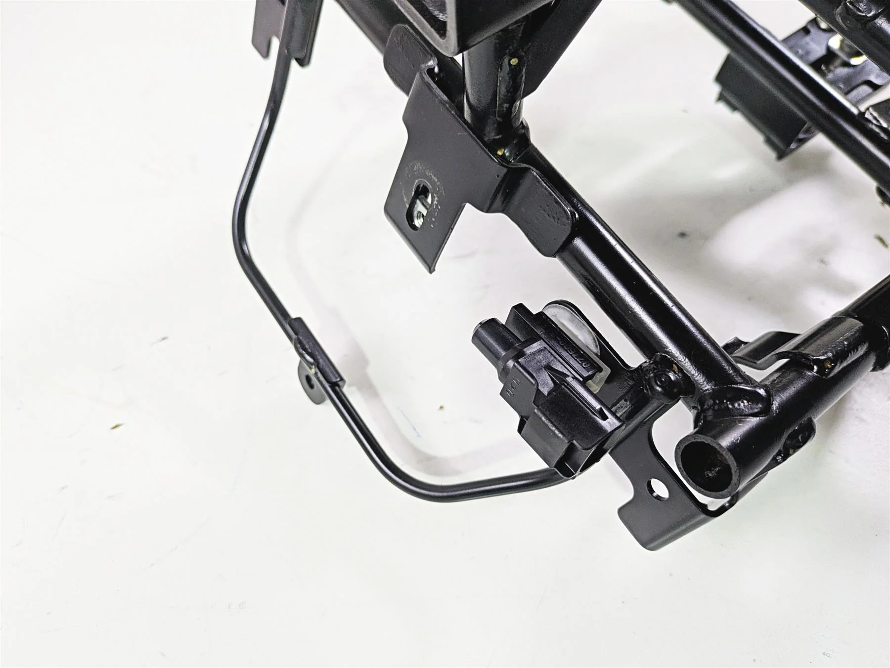2020 Suzuki V-Strom 1050 XT Front Fairing Stay Holder Carrier 94510-06L00 - Image 8