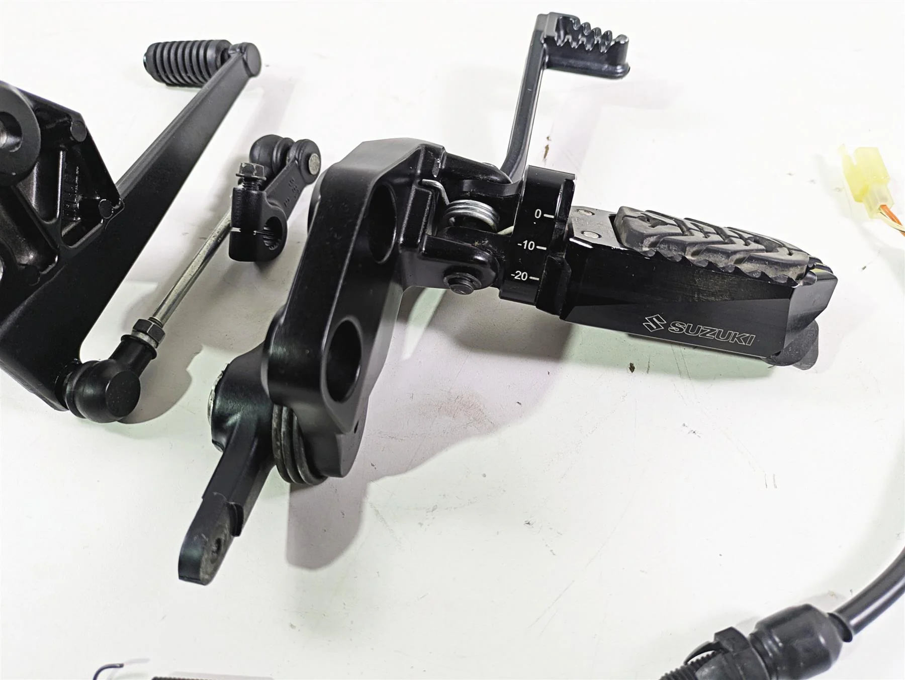 2020 Suzuki V-Strom 1050 XT Front Footpeg Brake Shift Lever Set 43521-06G01-YAP - Image 5