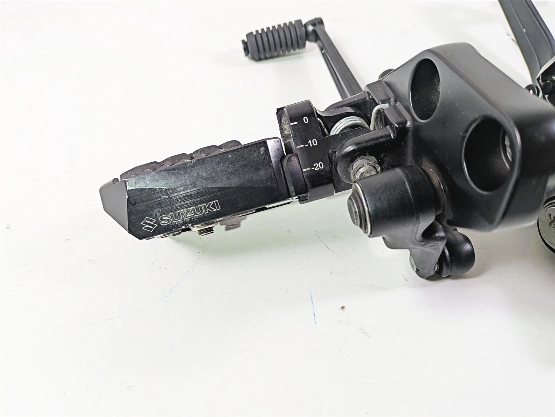 2020 Suzuki V-Strom 1050 XT Front Footpeg Brake Shift Lever Set 43521-06G01-YAP - Image 6