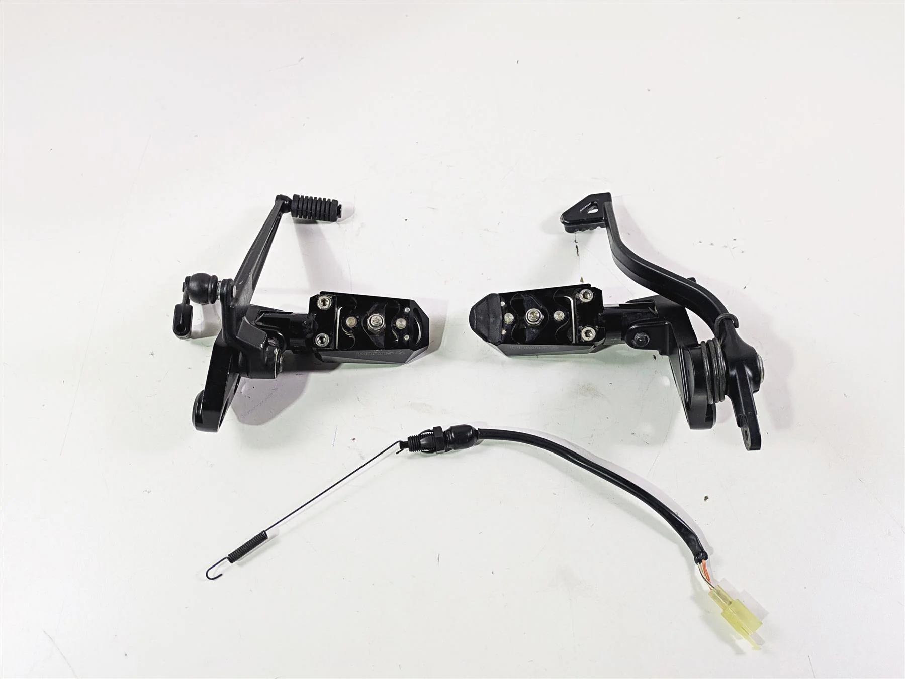 2020 Suzuki V-Strom 1050 XT Front Footpeg Brake Shift Lever Set 43521-06G01-YAP - Image 8