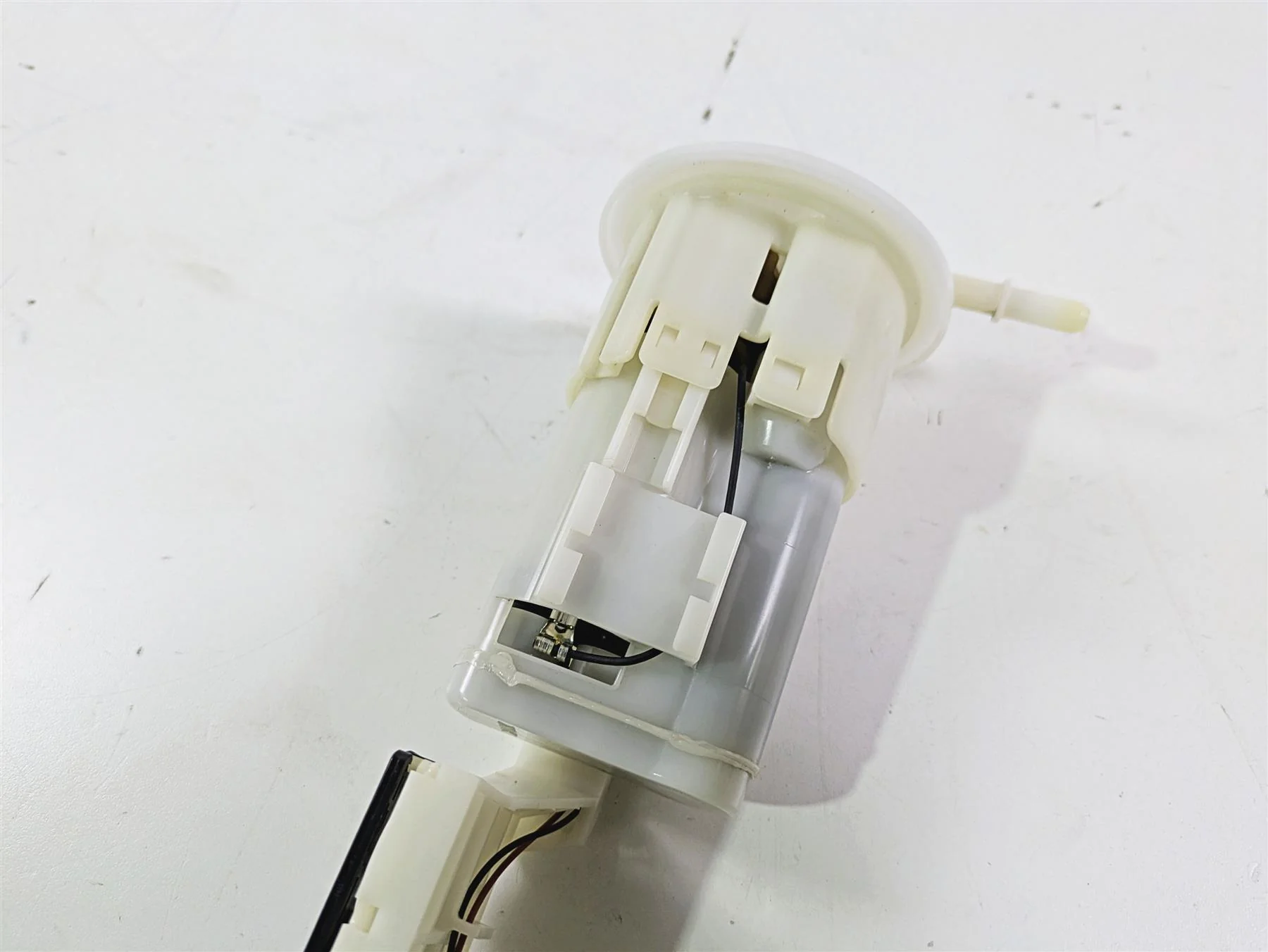 2020 Suzuki V-Strom 1050 XT Fuel Gas Petrol Pump & Sending Unit 15100-28K00 - Image 12