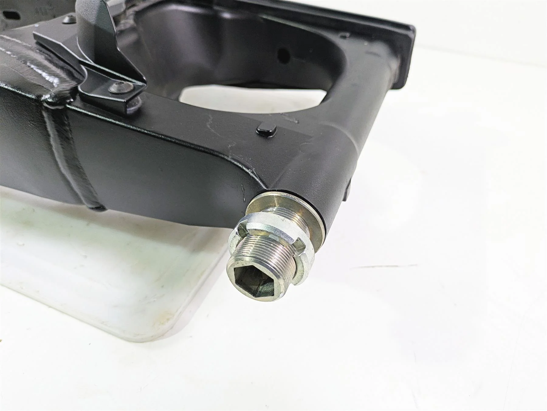 2020 Suzuki V-Strom 1050 XT Rear Swingarm & Axle Set 61000-31J20-YAP - Image 7