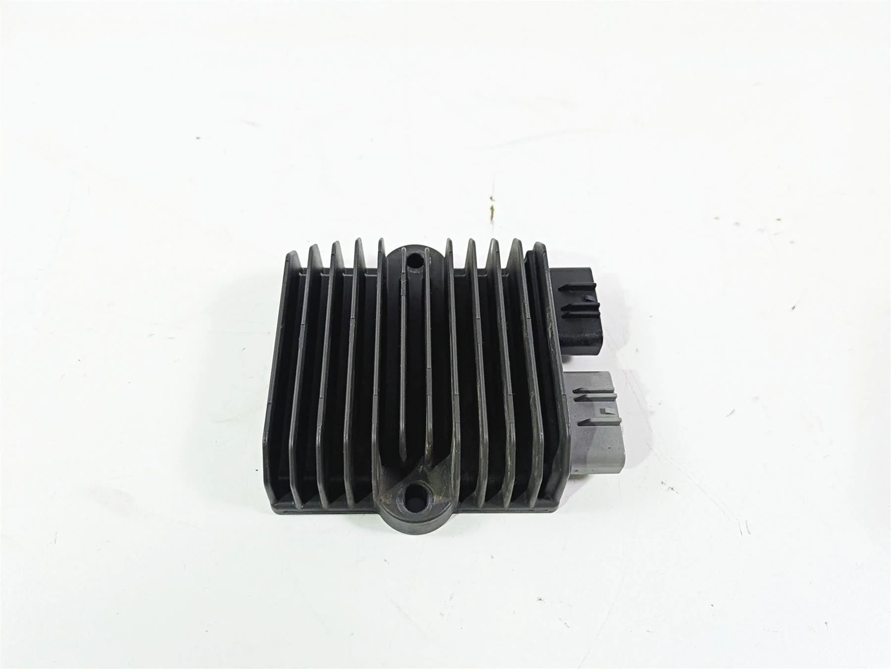 2020 Suzuki V-Strom 1050 XT Rectifier Voltage Regulator SH847AA 32800-31J00 - Image 2
