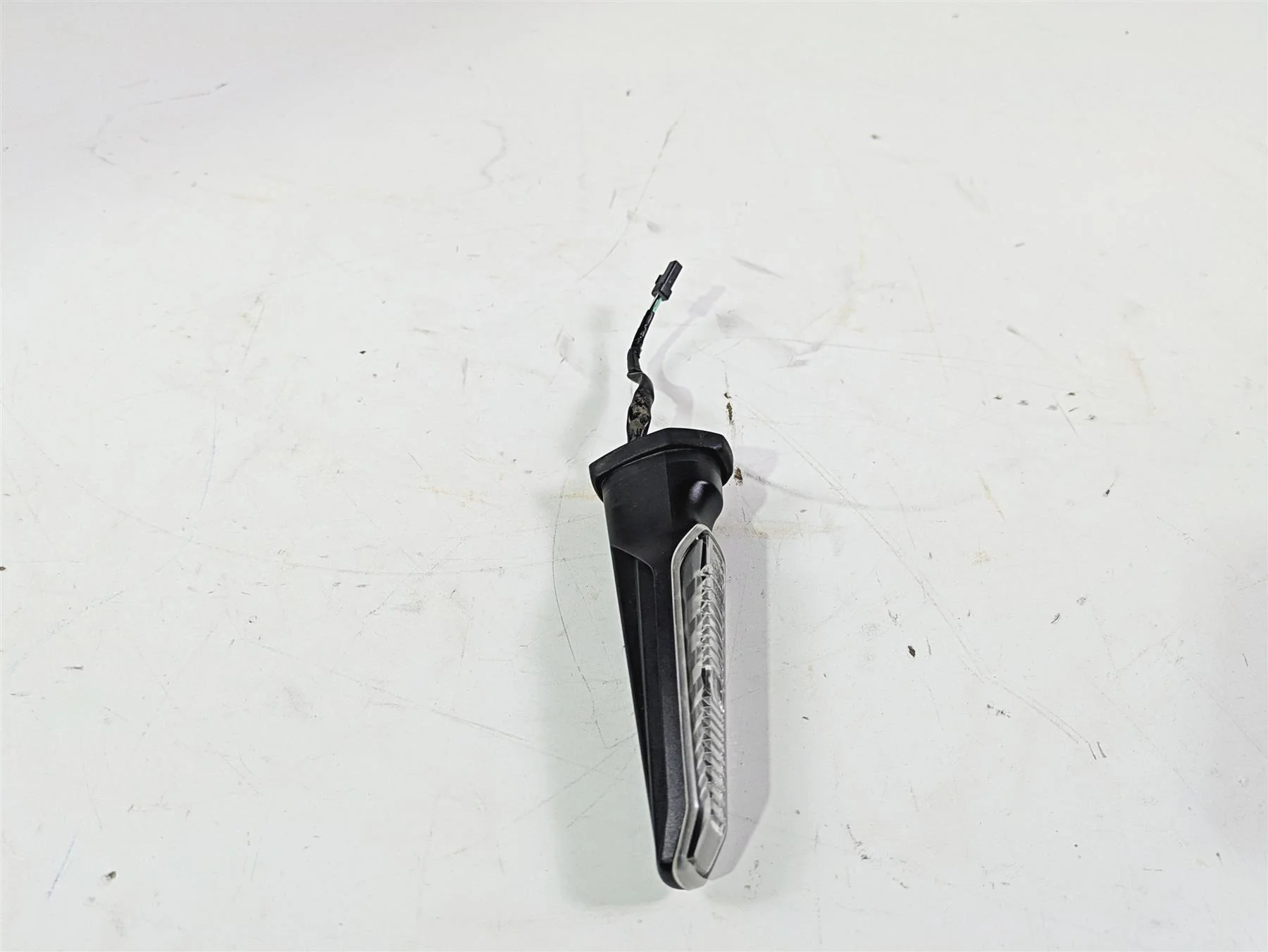 2020 Suzuki V-Strom 1050 XT Right Front Turn Signal Blinker 35601-06L00 - Image 2