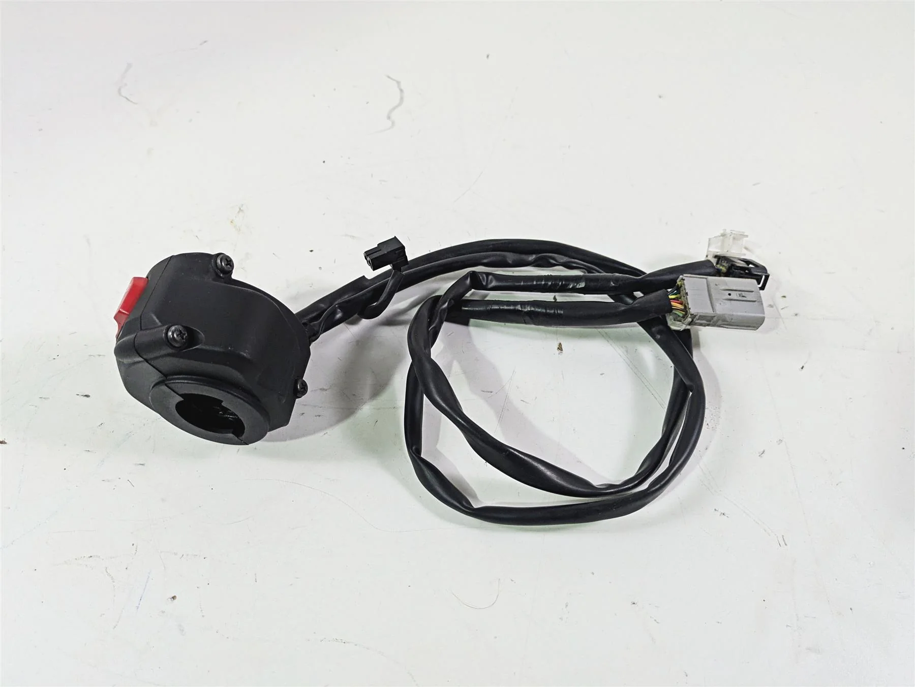 2020 Suzuki V-Strom 1050 XT Right Hand Start Stop Control Switch 57100-06L00 - Image 2