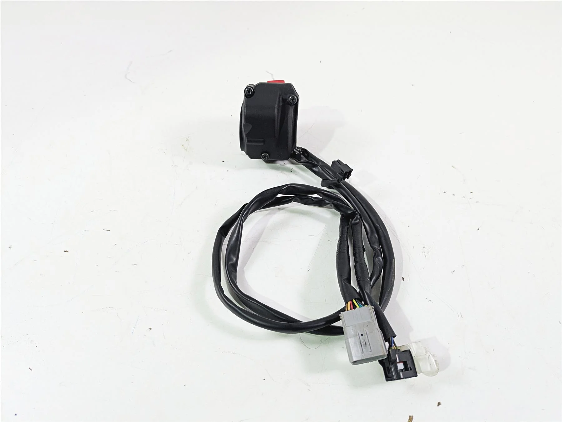 2020 Suzuki V-Strom 1050 XT Right Hand Start Stop Control Switch 57100-06L00 - Image 3