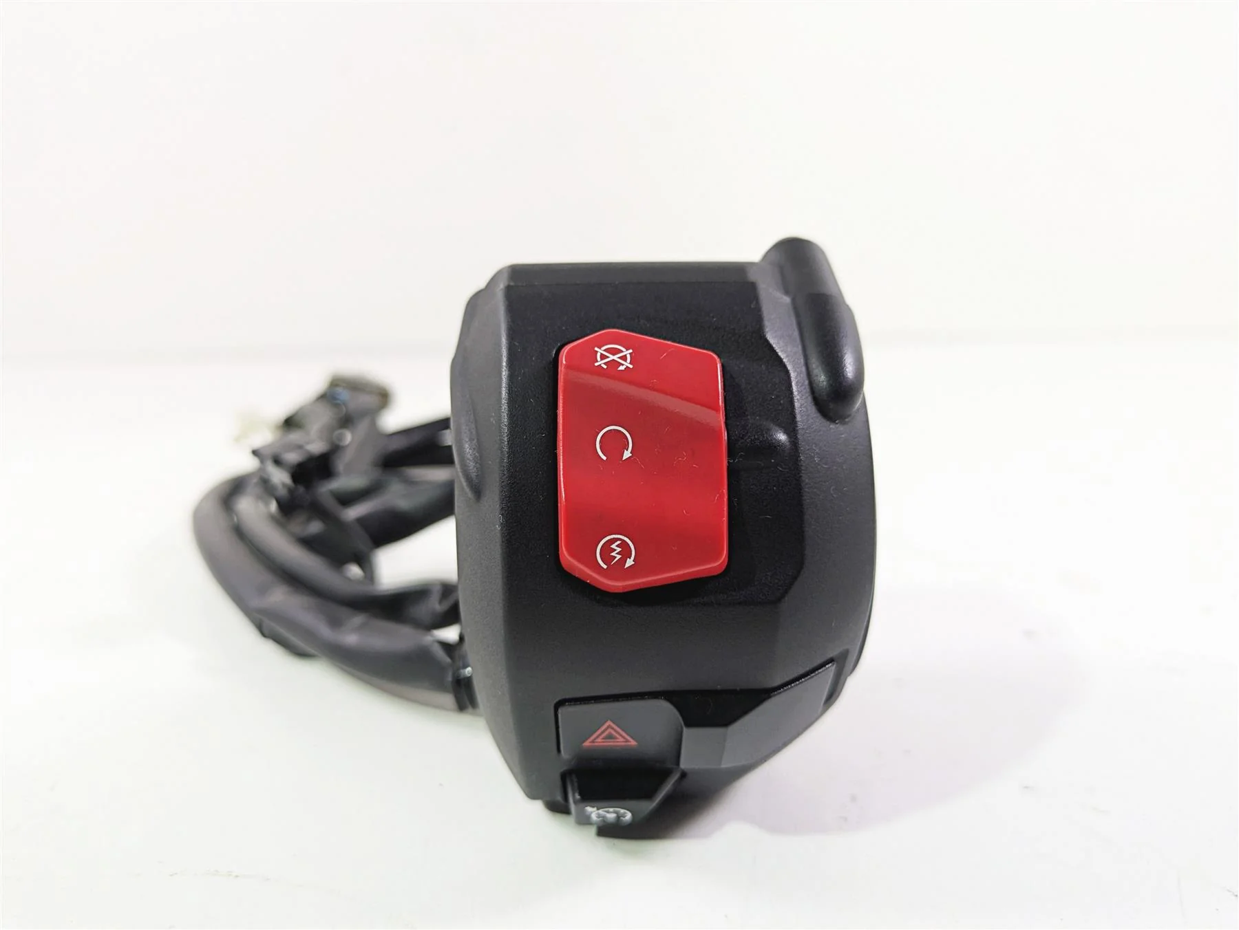 2020 Suzuki V-Strom 1050 XT Right Hand Start Stop Control Switch 57100-06L00 - Image 6