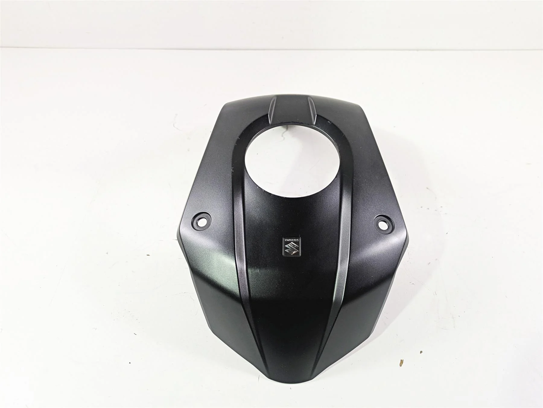 2020 Suzuki V-Strom 1050 XT Upper Fuel Gas Tank Cover Fairing 44291-06L00-YUA - Image 4
