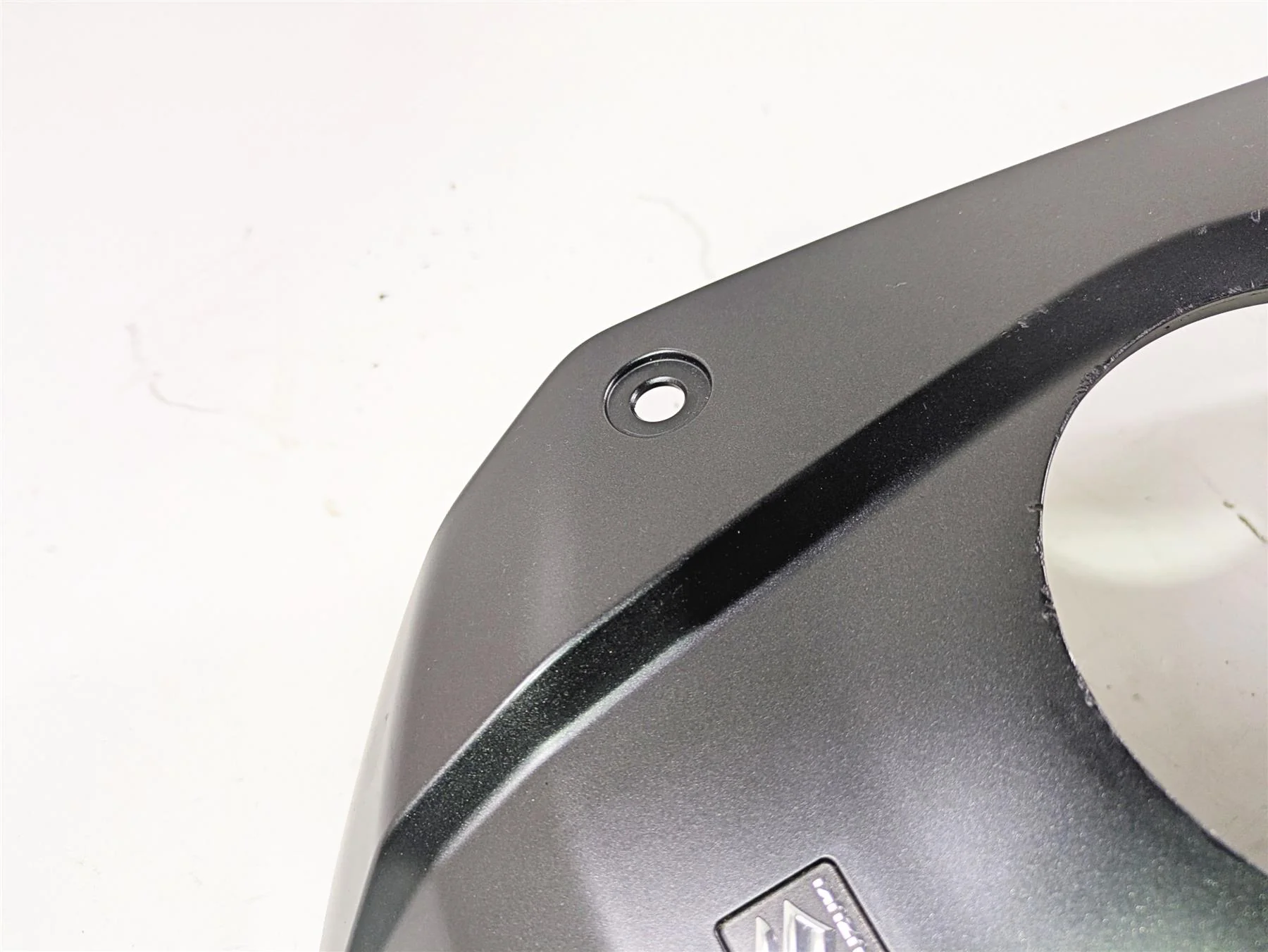 2020 Suzuki V-Strom 1050 XT Upper Fuel Gas Tank Cover Fairing 44291-06L00-YUA - Image 9