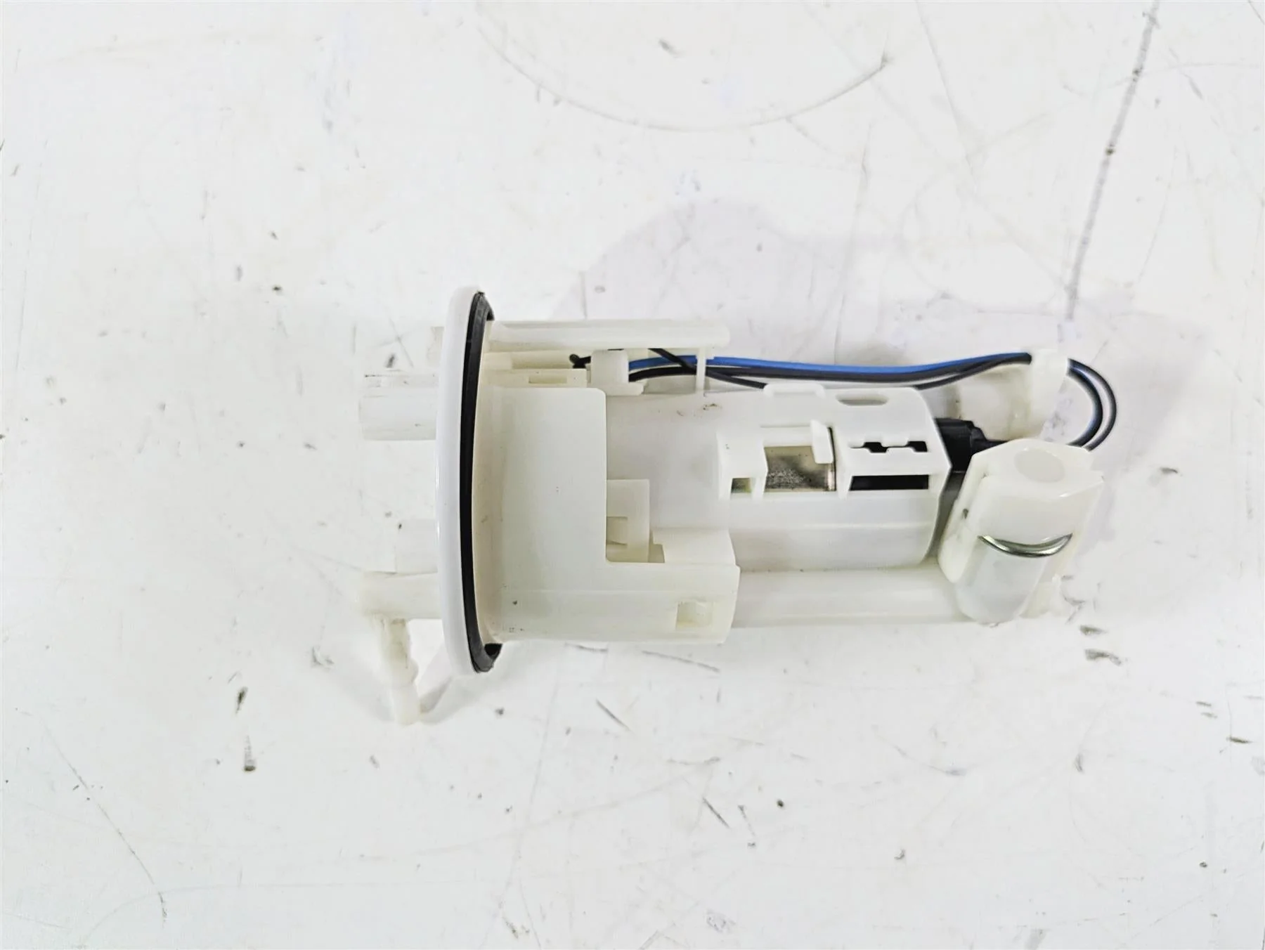 2020 Triumph Daytona 765 Moto2 Denso Fuel Gas Petrol Pump - Tested T2400735 - Image 5