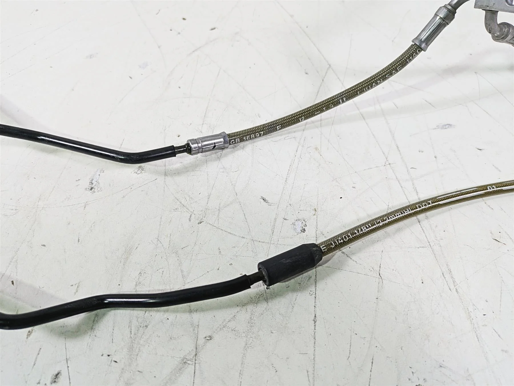 2020 Triumph Daytona 765 Moto2 Front Abs Brake Line Hose Set T2021936 - Image 5