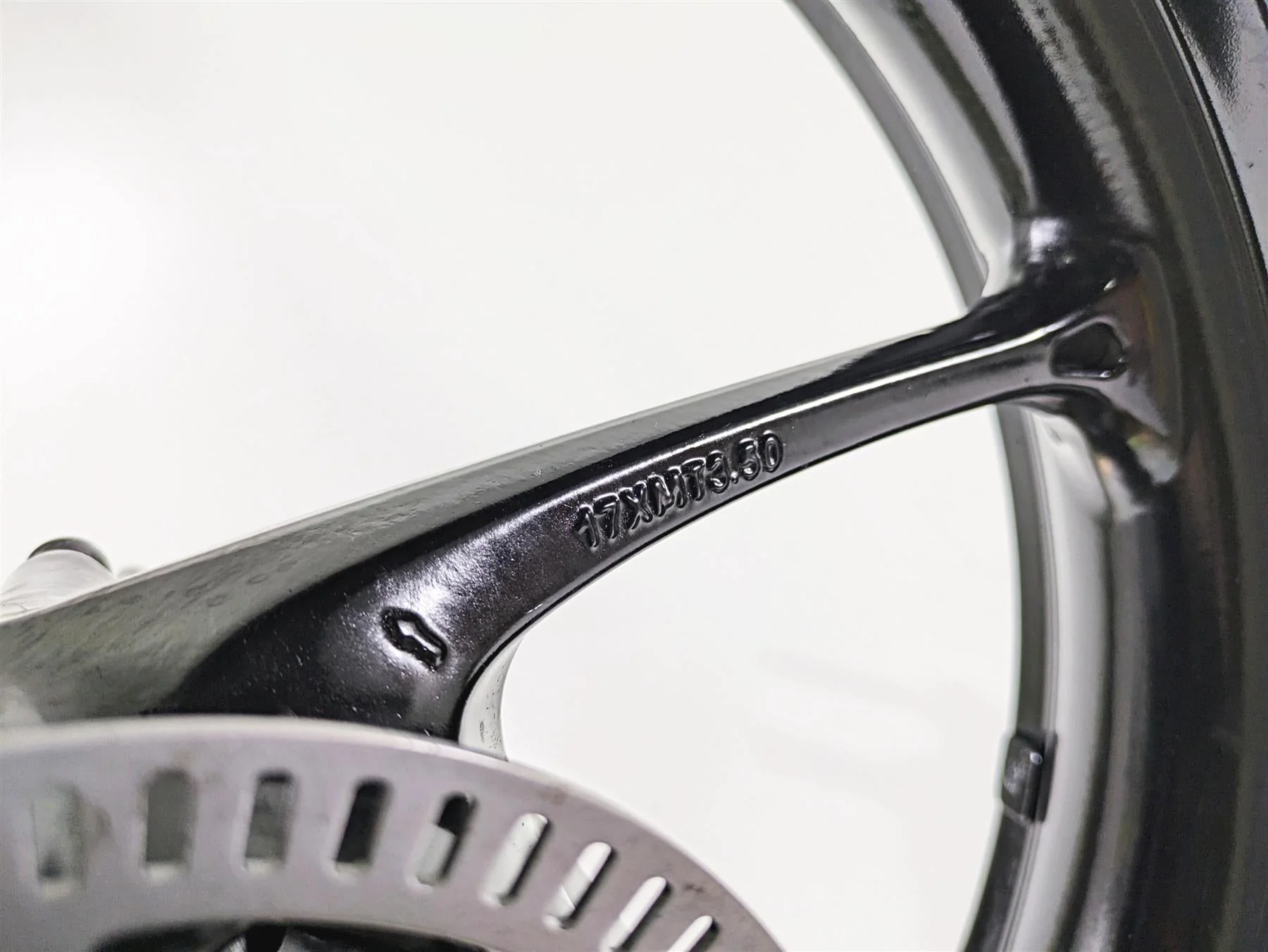 2020 Triumph Daytona 765 Moto2 Front Wheel Rim 17x3.5 Wobble T2000629 - Image 4